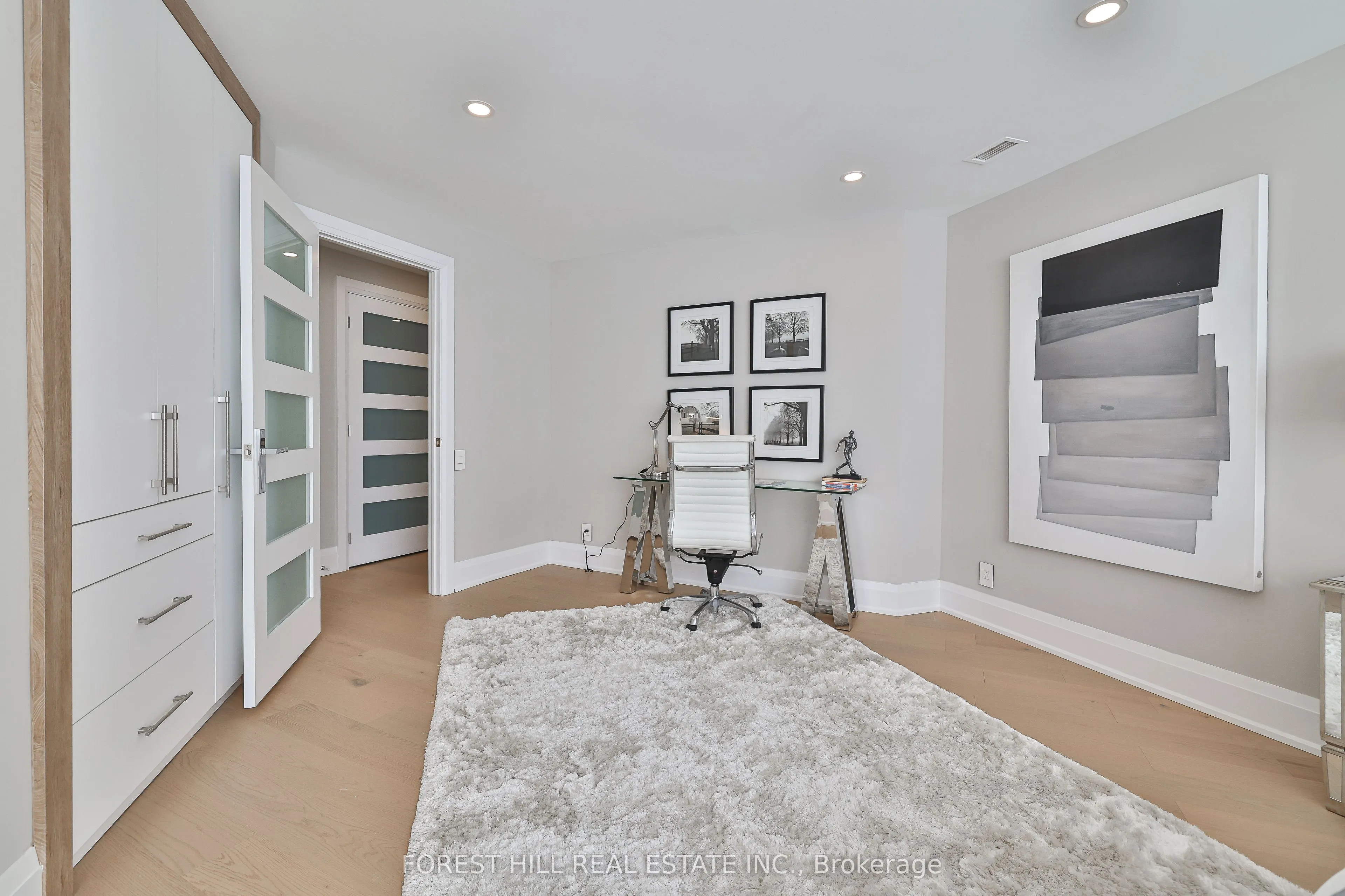 342 Spadina Road, #301