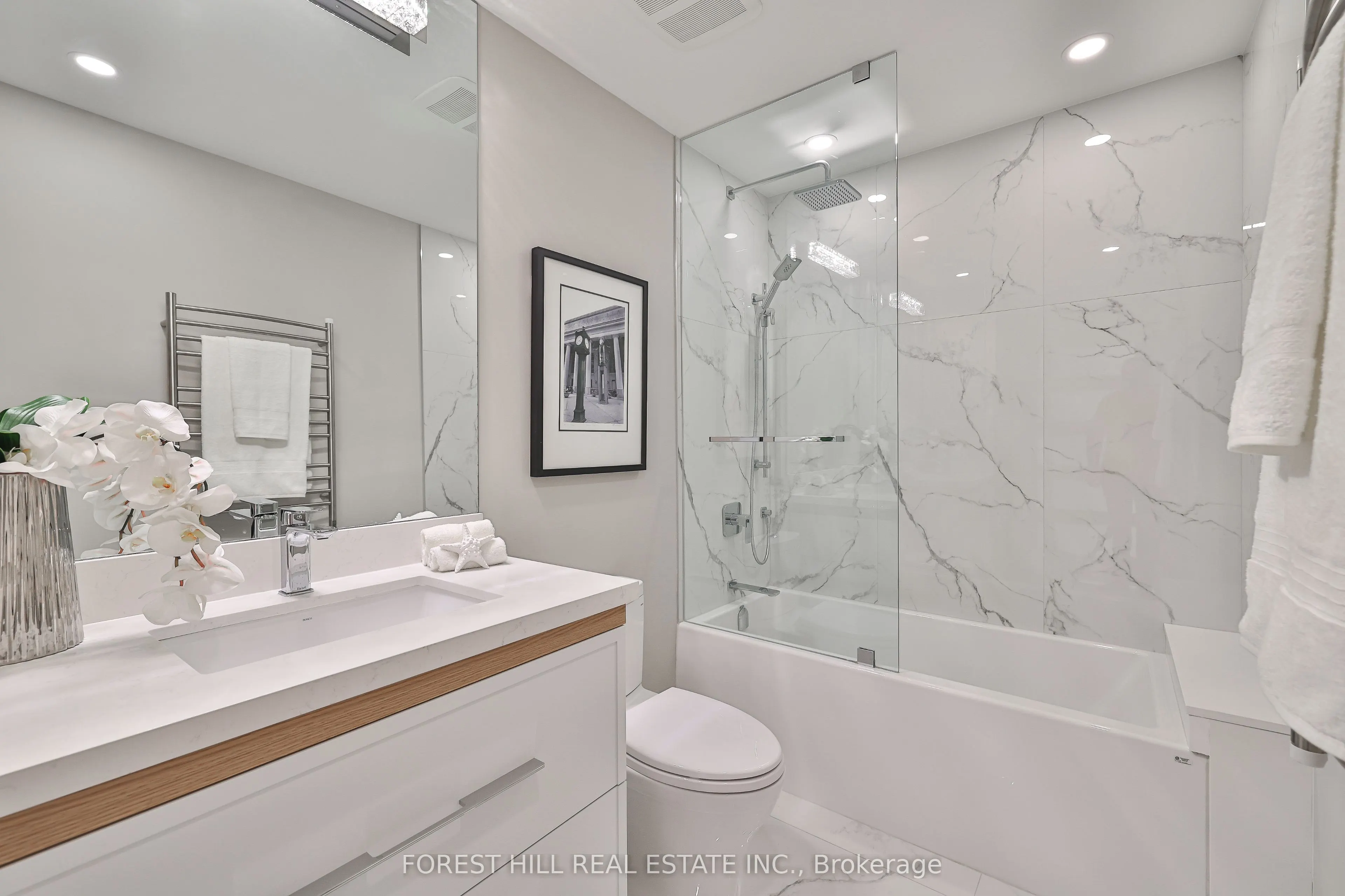 342 Spadina Road, #301