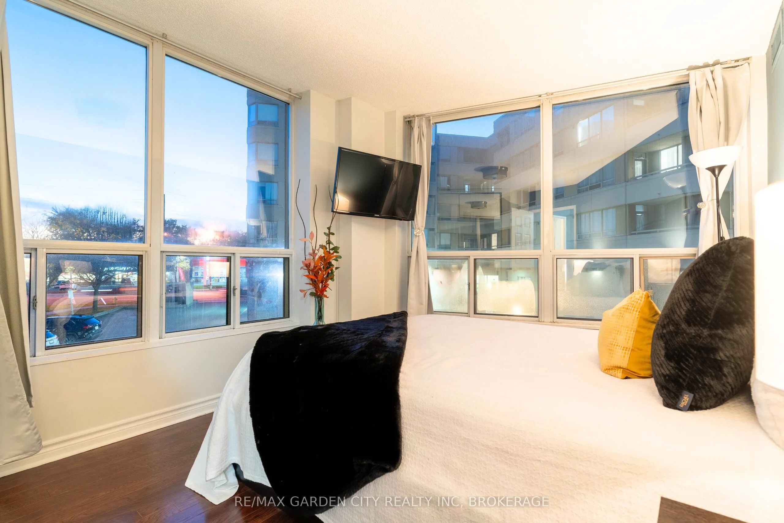 897 Sheppard Avenue W, #202