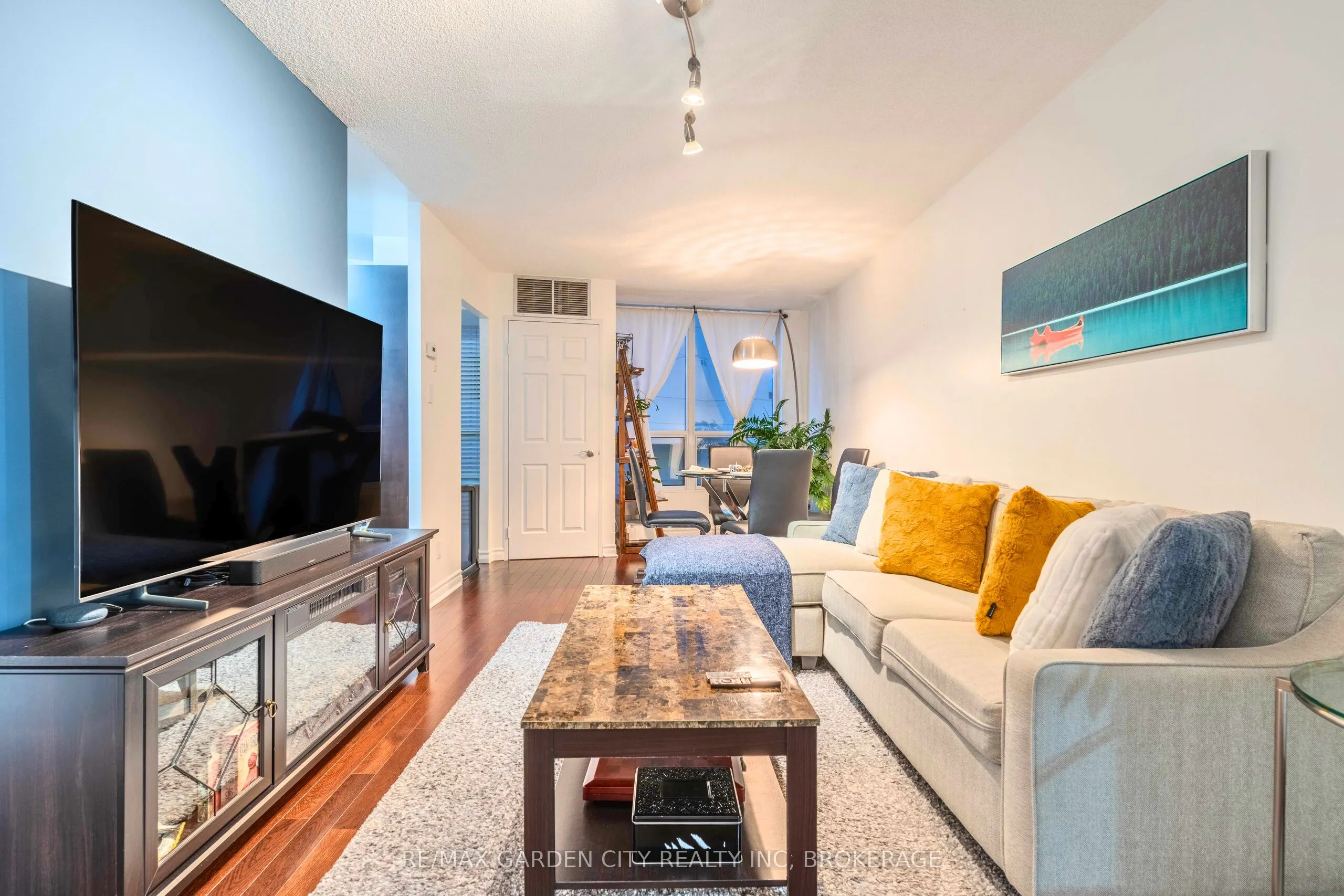 897 Sheppard Avenue W, #202