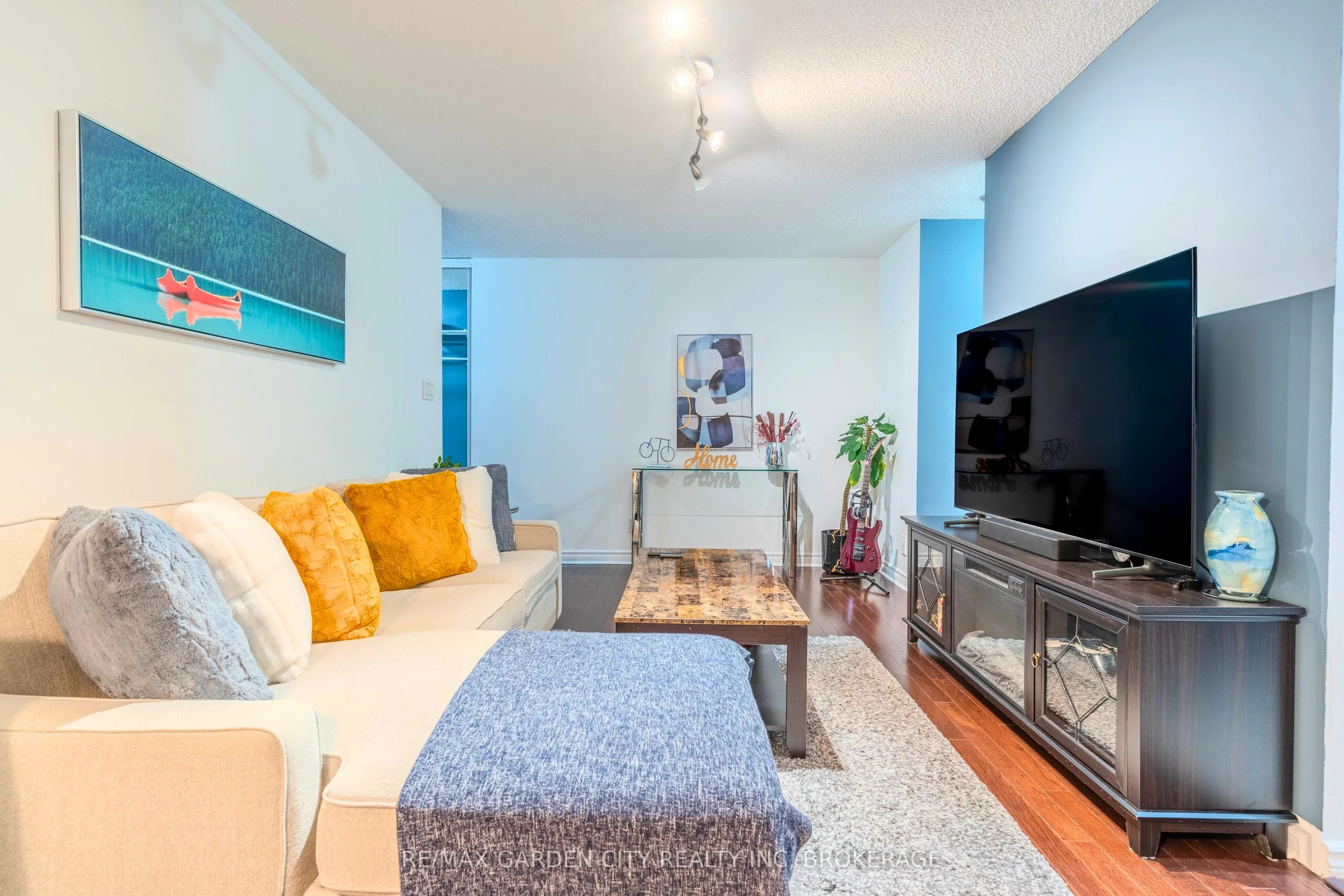 897 Sheppard Avenue W, #202