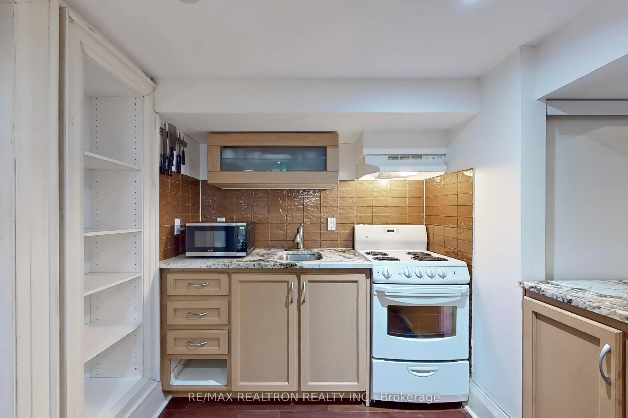88 Lawrence Avenue E, #Basement