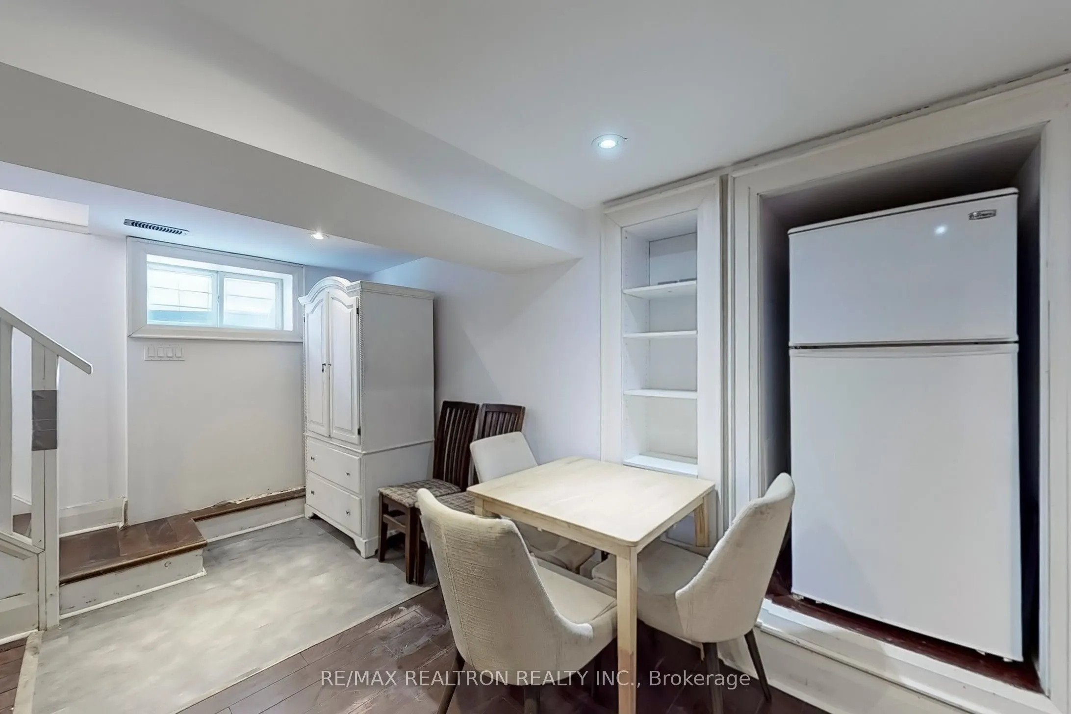 88 Lawrence Avenue E, #Basement