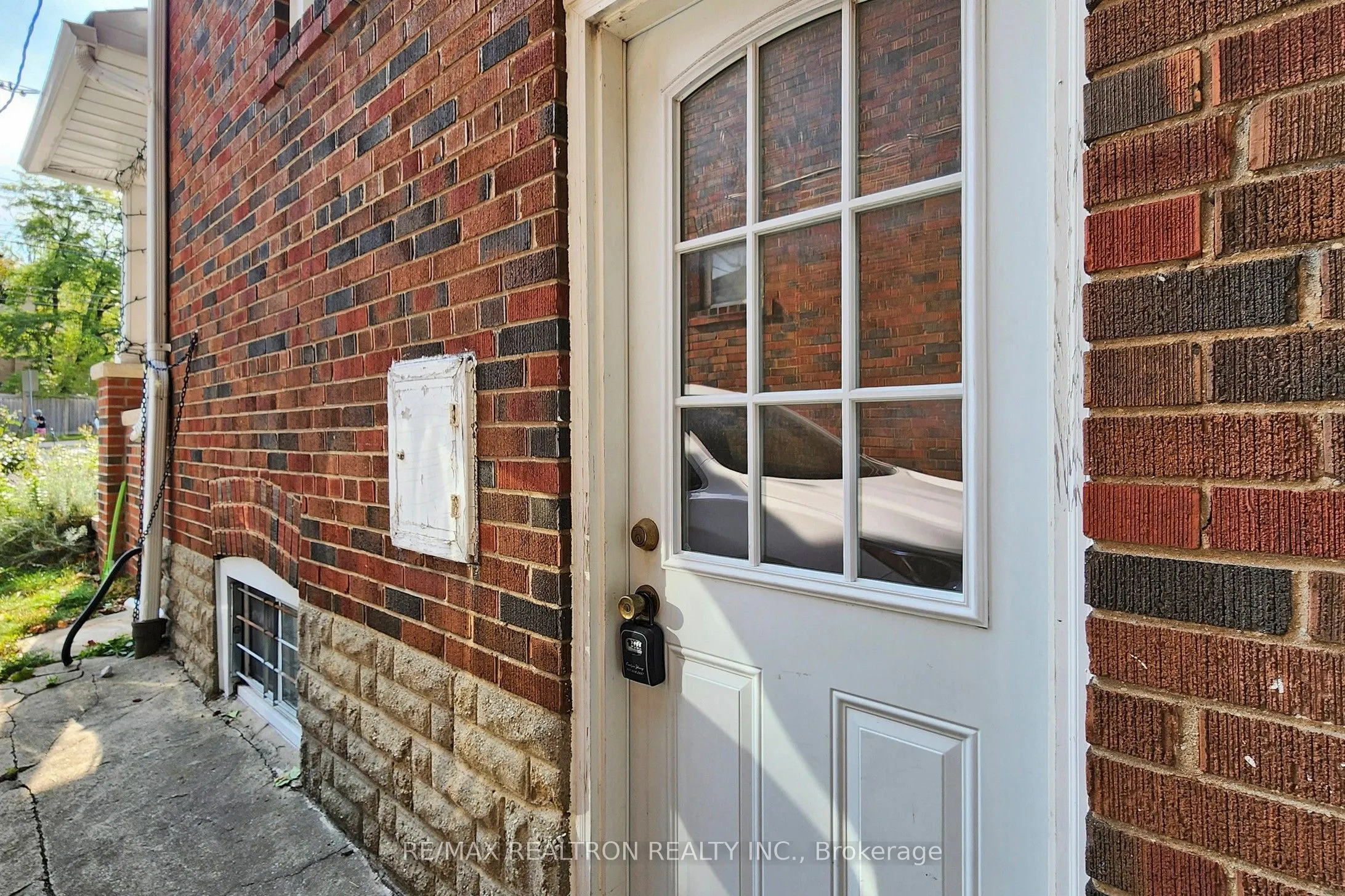 88 Lawrence Avenue E, #Basement