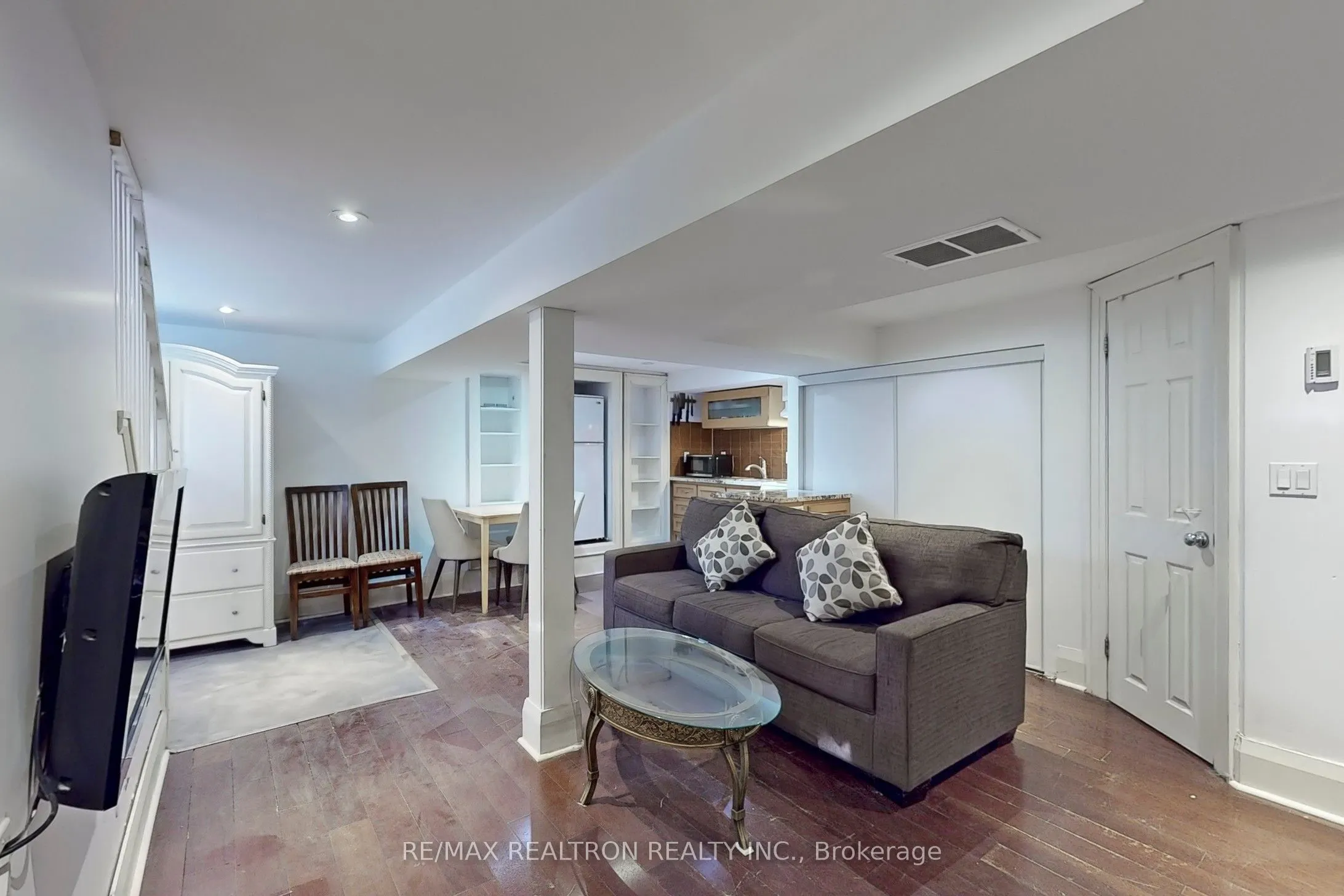 88 Lawrence Avenue E, #Basement