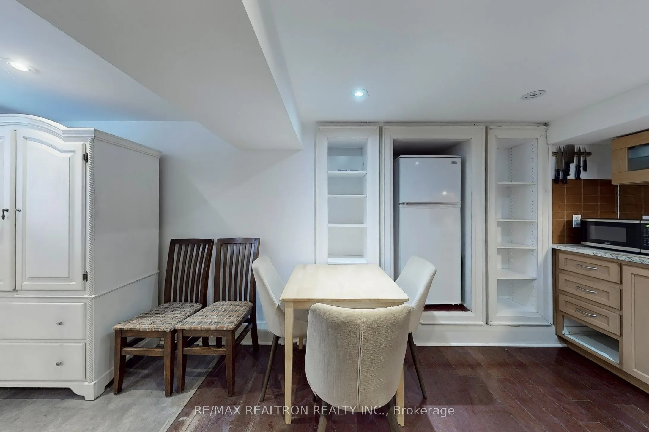 88 Lawrence Avenue E, #Basement