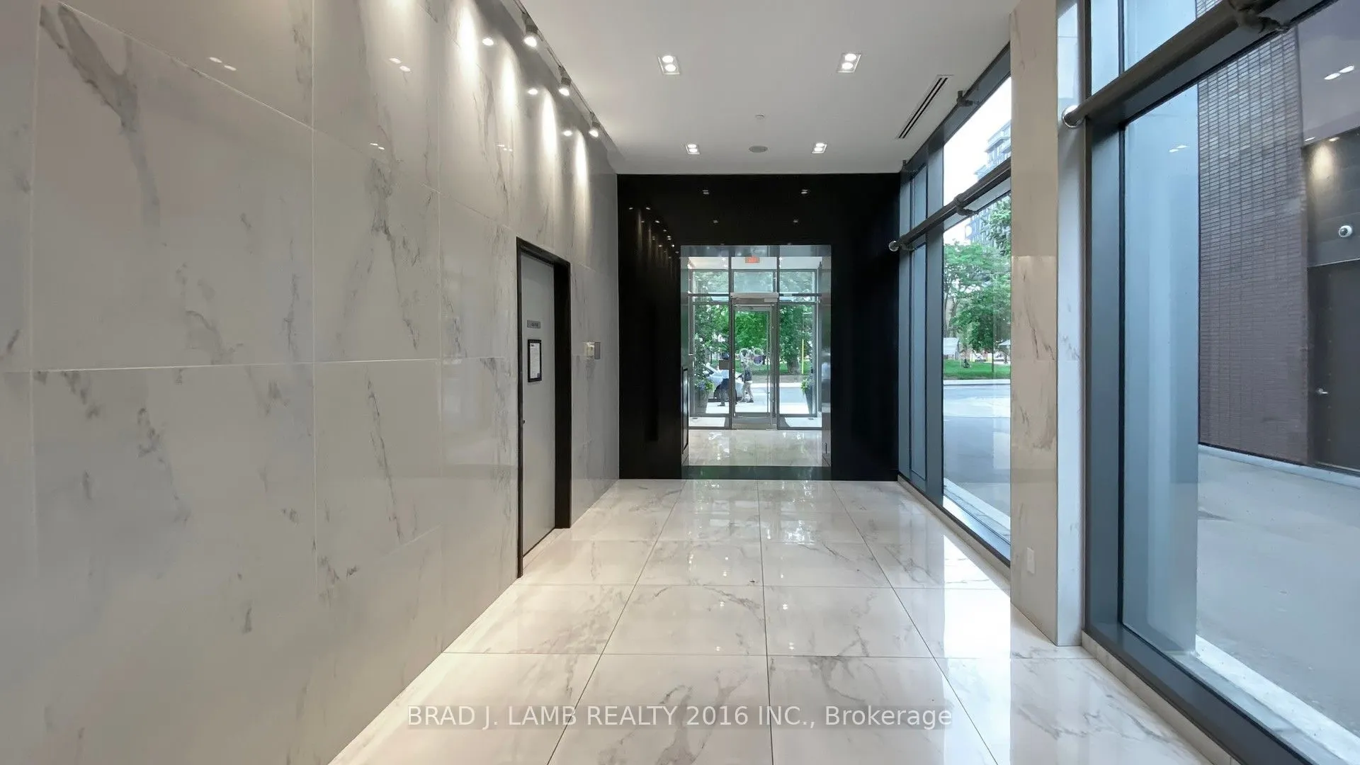 39 Brant Street W, #518