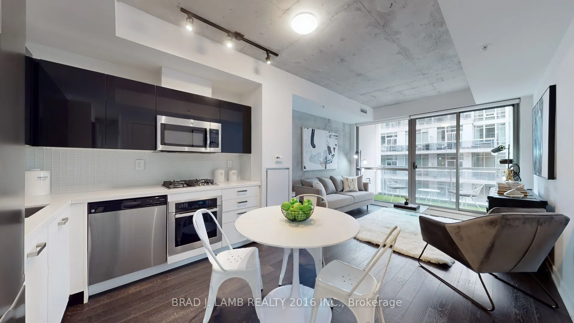 39 Brant Street W, #518