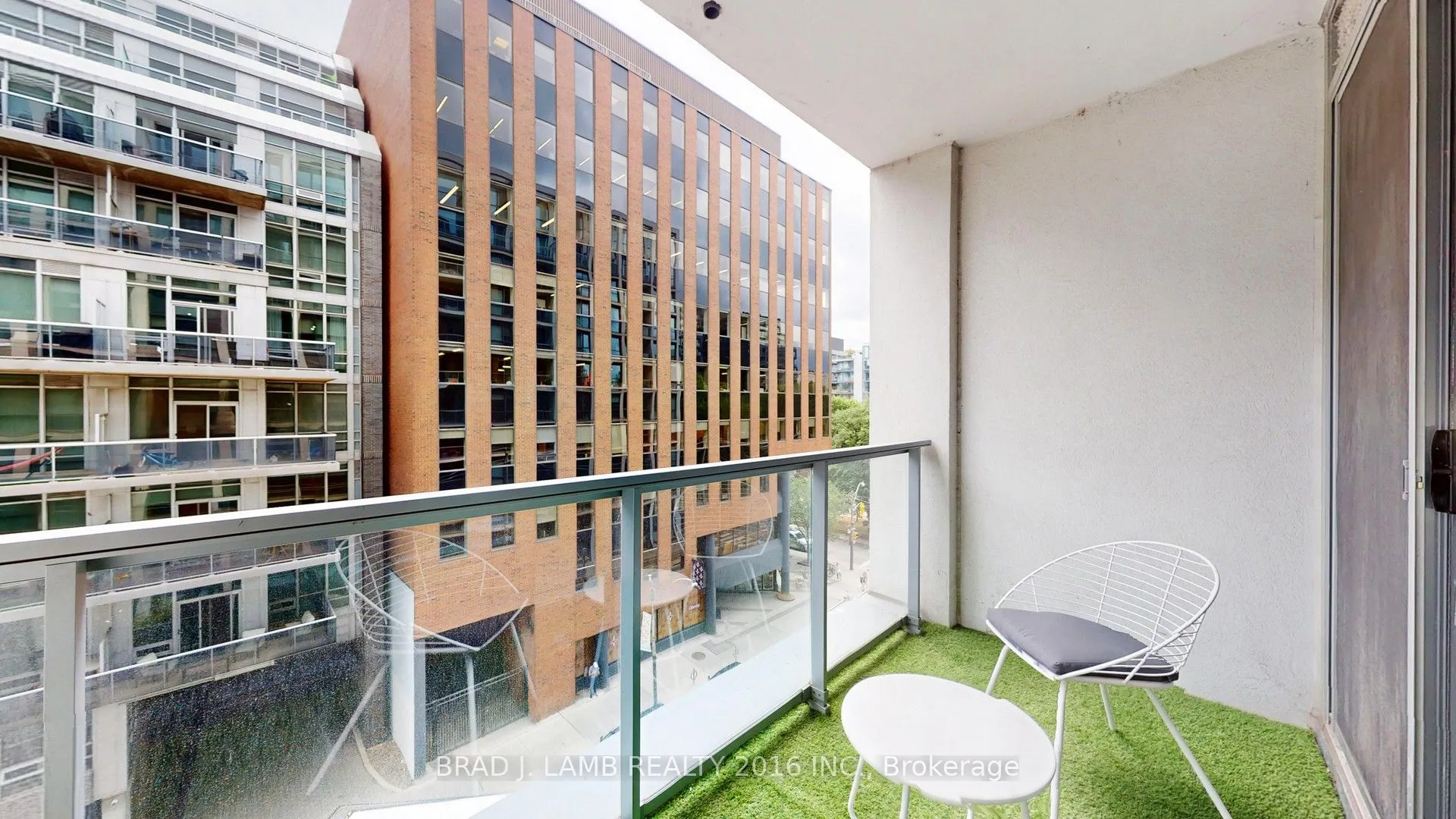 39 Brant Street W, #518