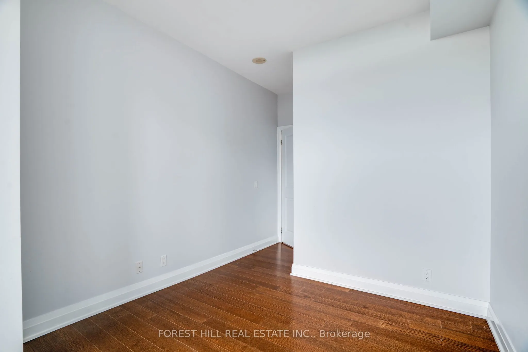530 St Clair Avenue W, #1608