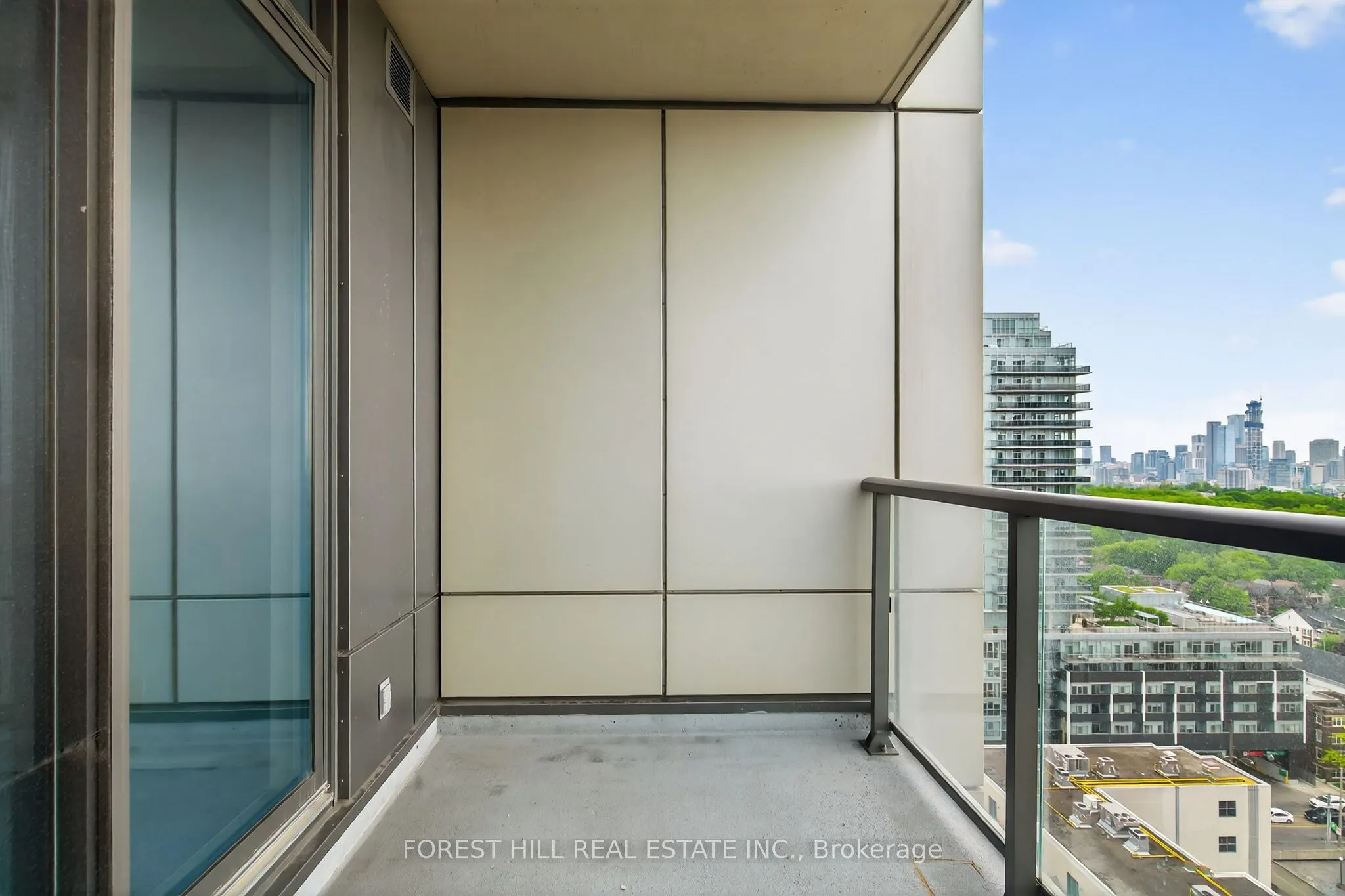 530 St Clair Avenue W, #1608