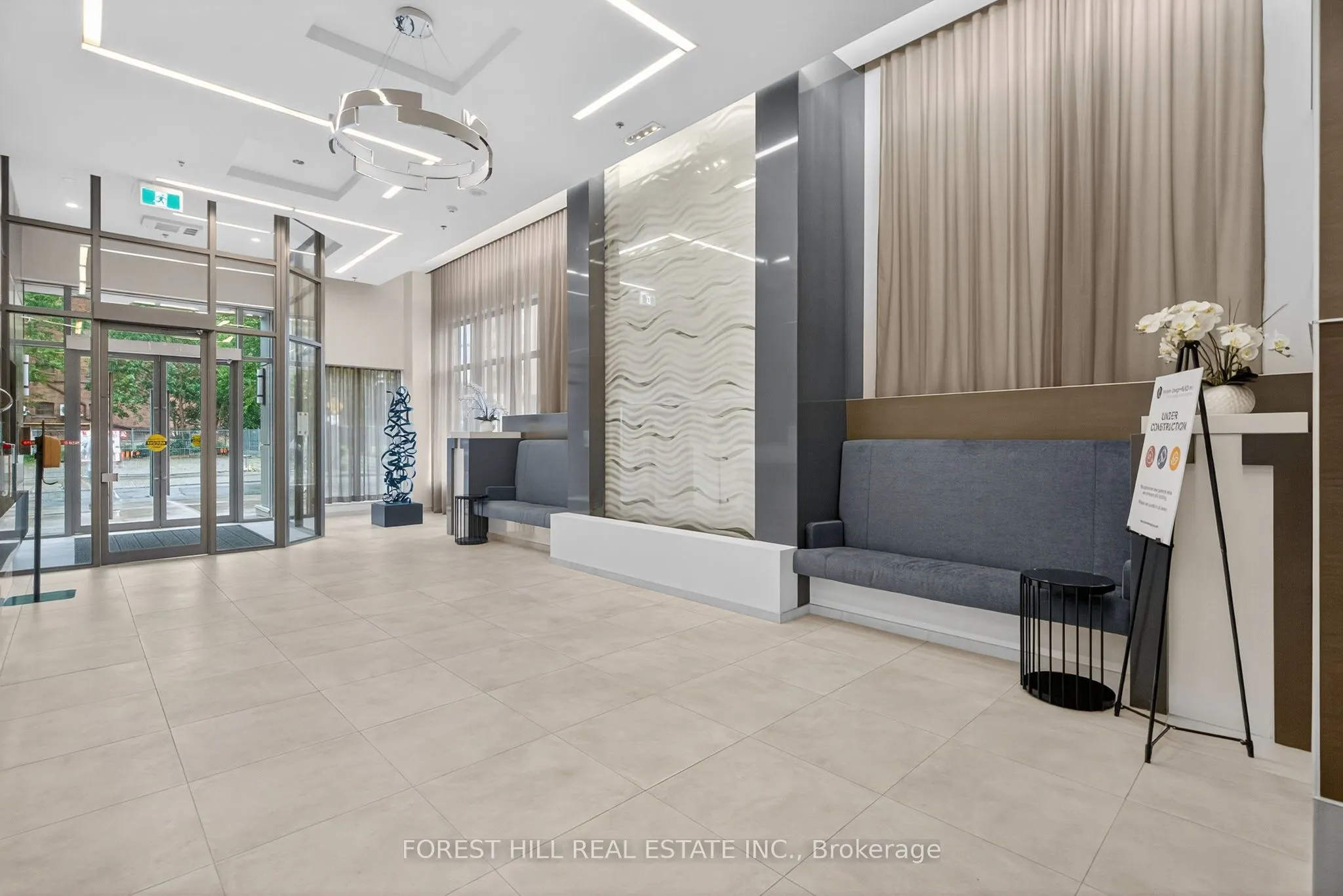 530 St Clair Avenue W, #1608