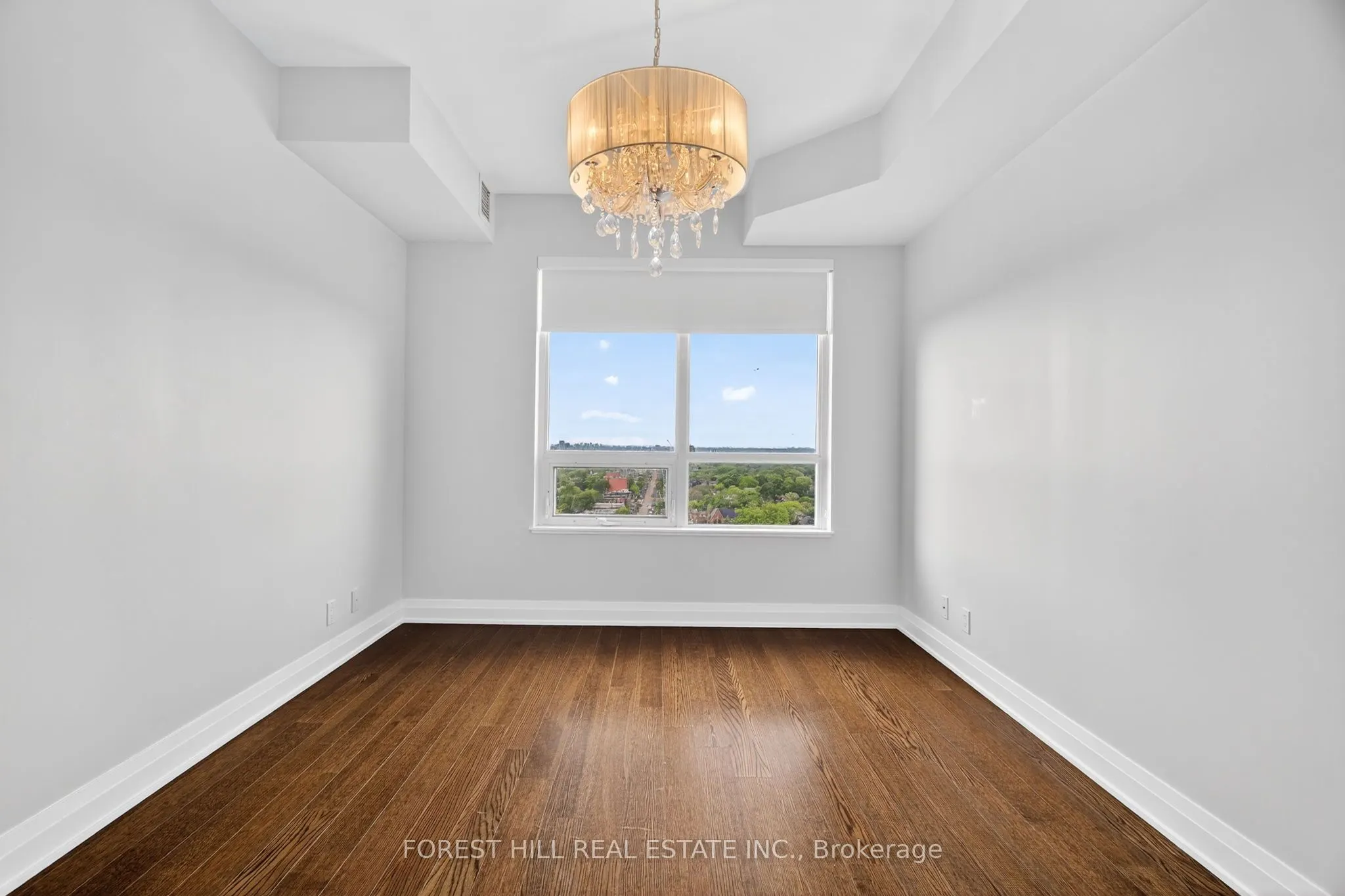 530 St Clair Avenue W, #1608