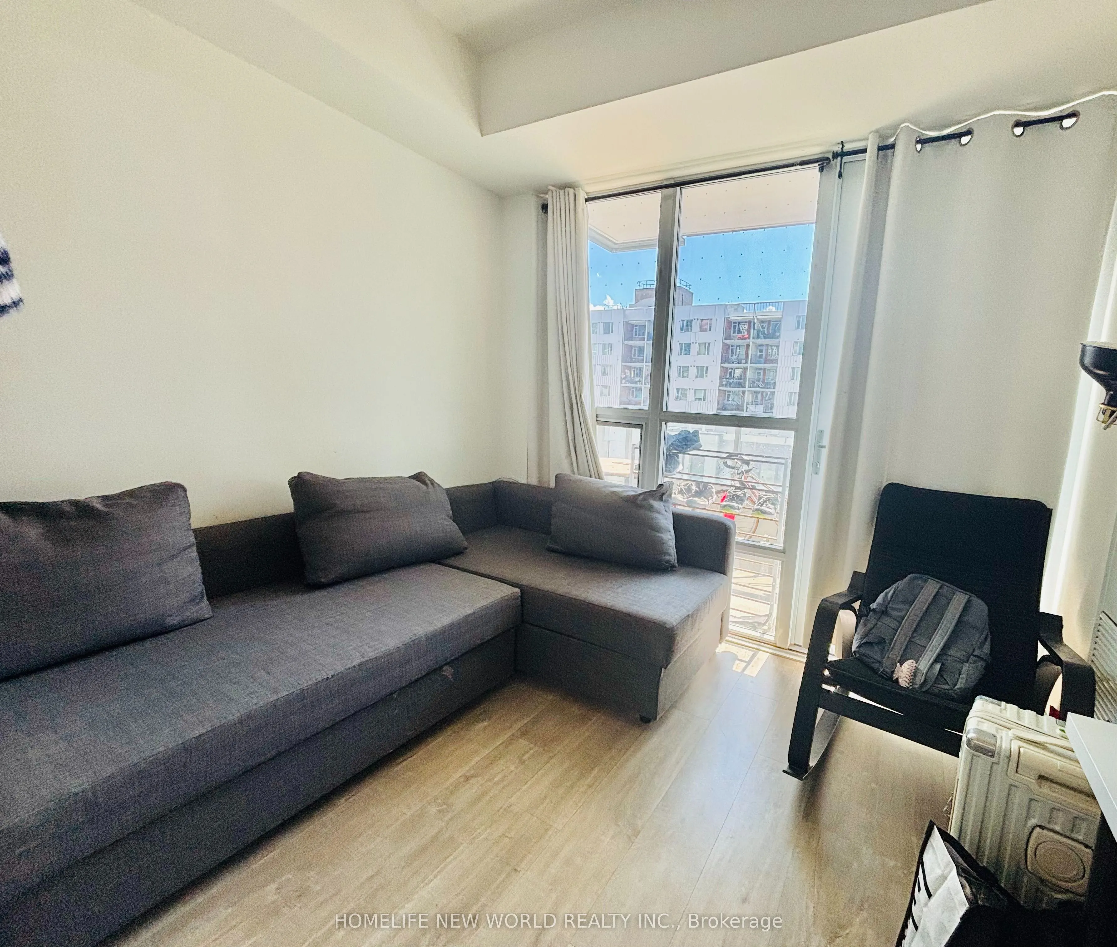 38 Cameron Street, #423