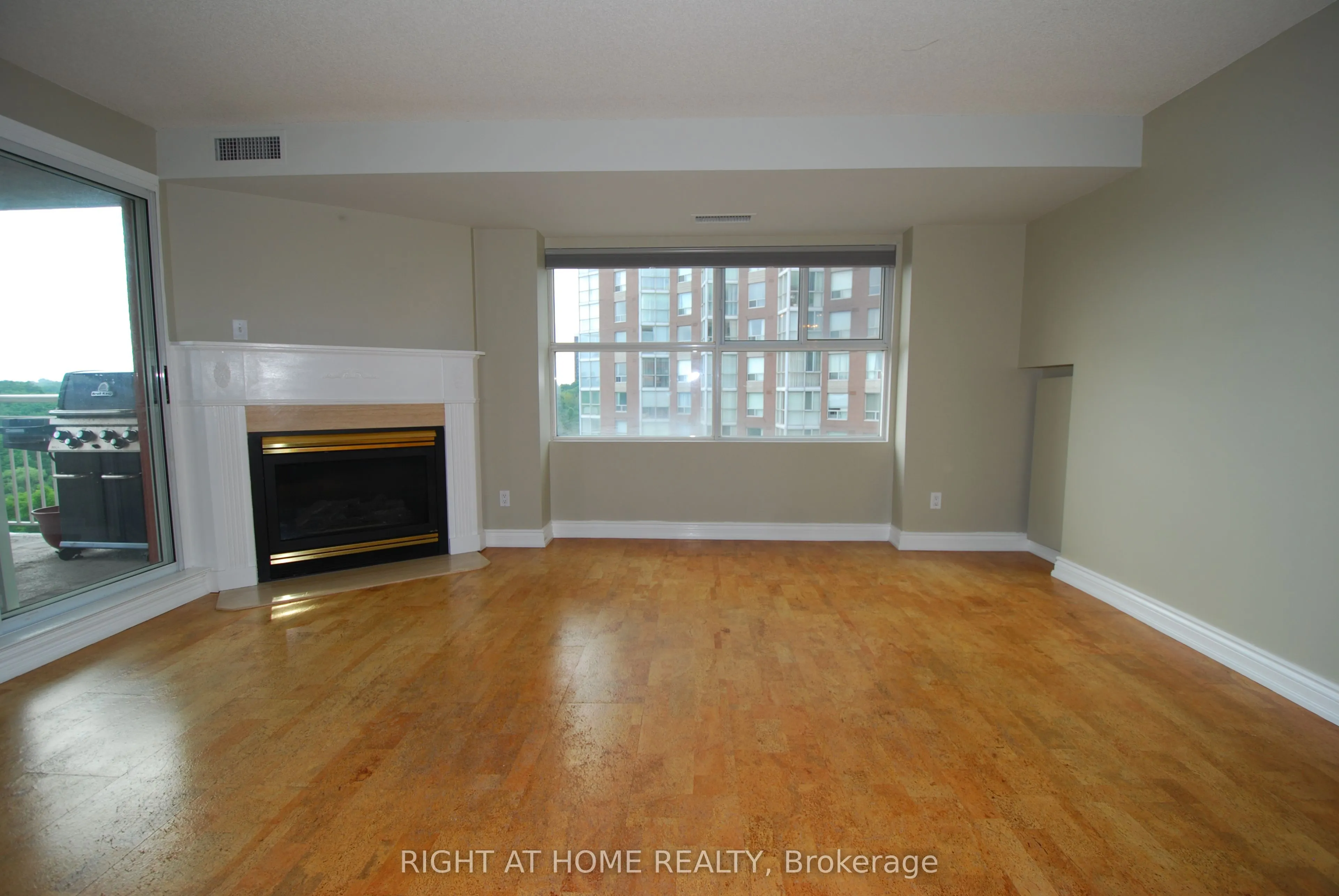 18 Concorde Place, #601