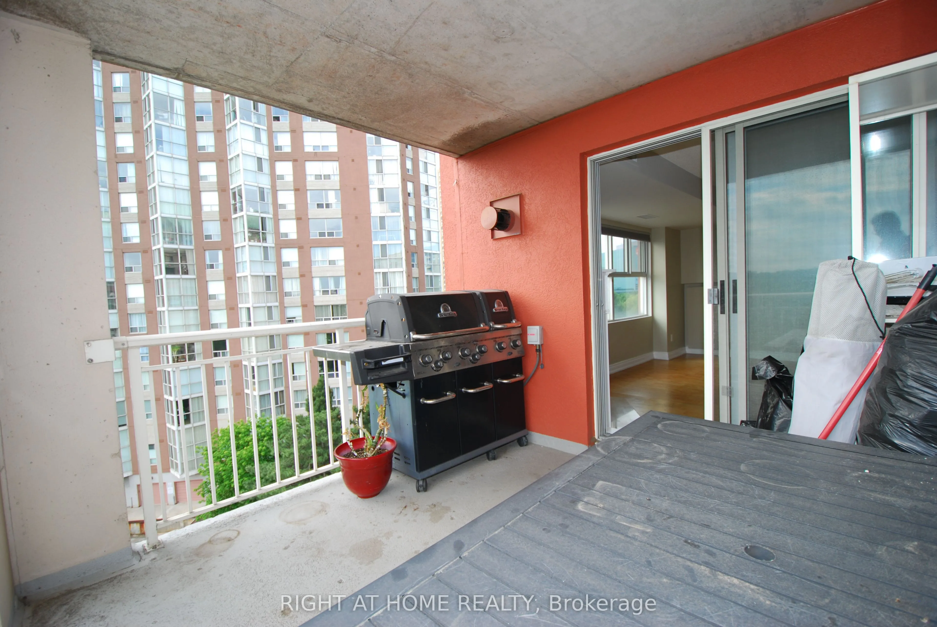 18 Concorde Place, #601