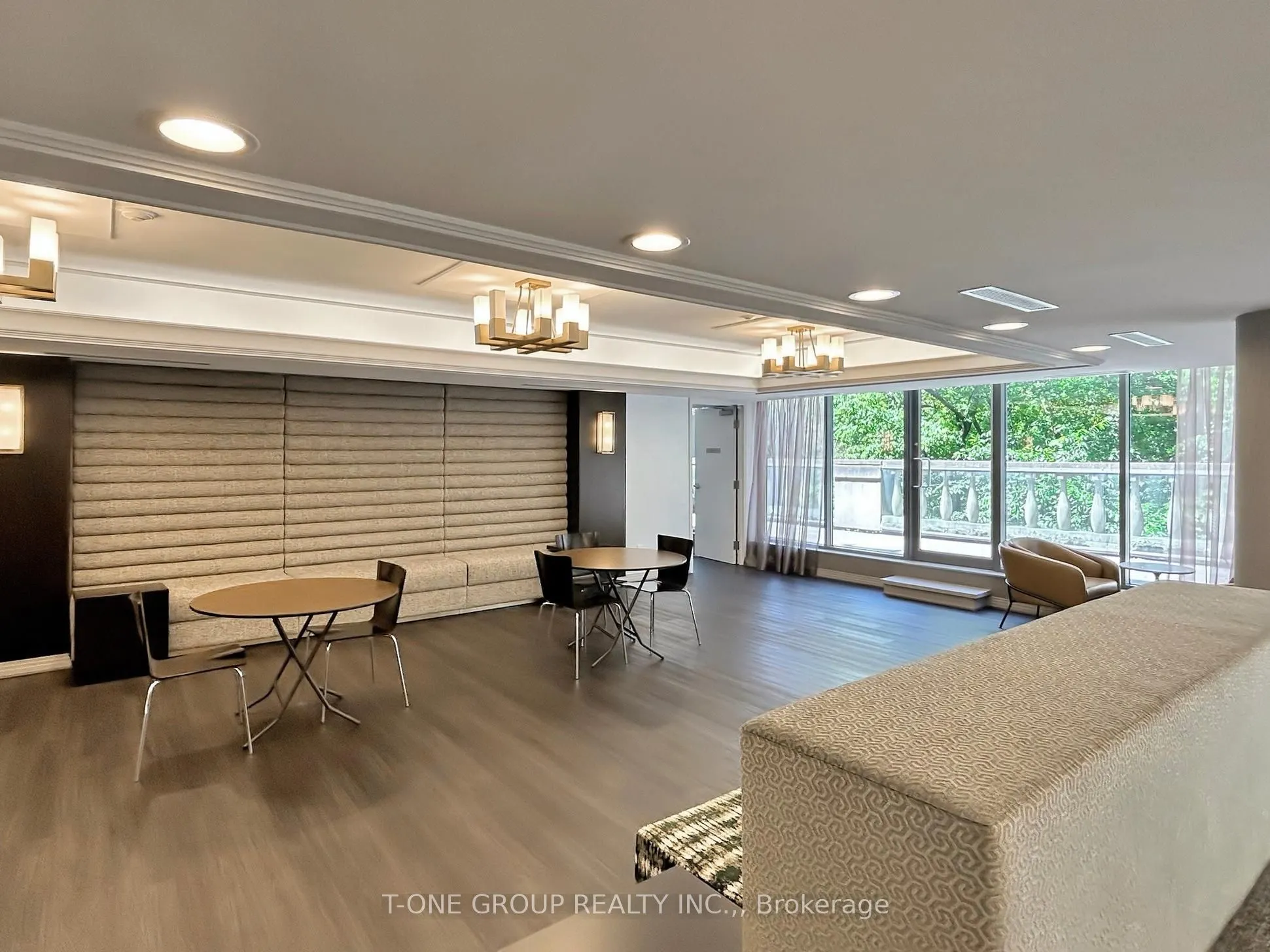 388 Bloor Street E, #1607