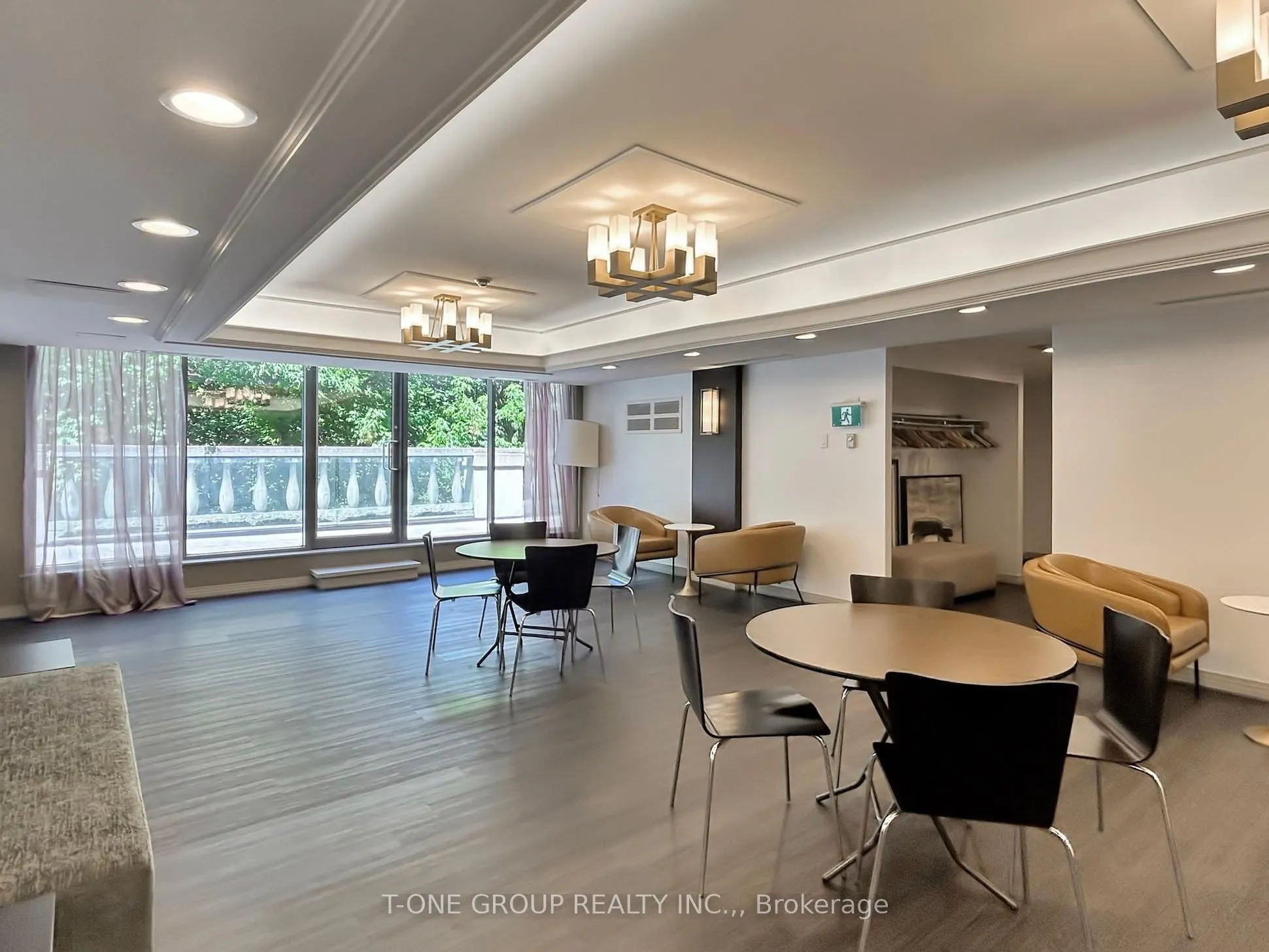 388 Bloor Street E, #1607