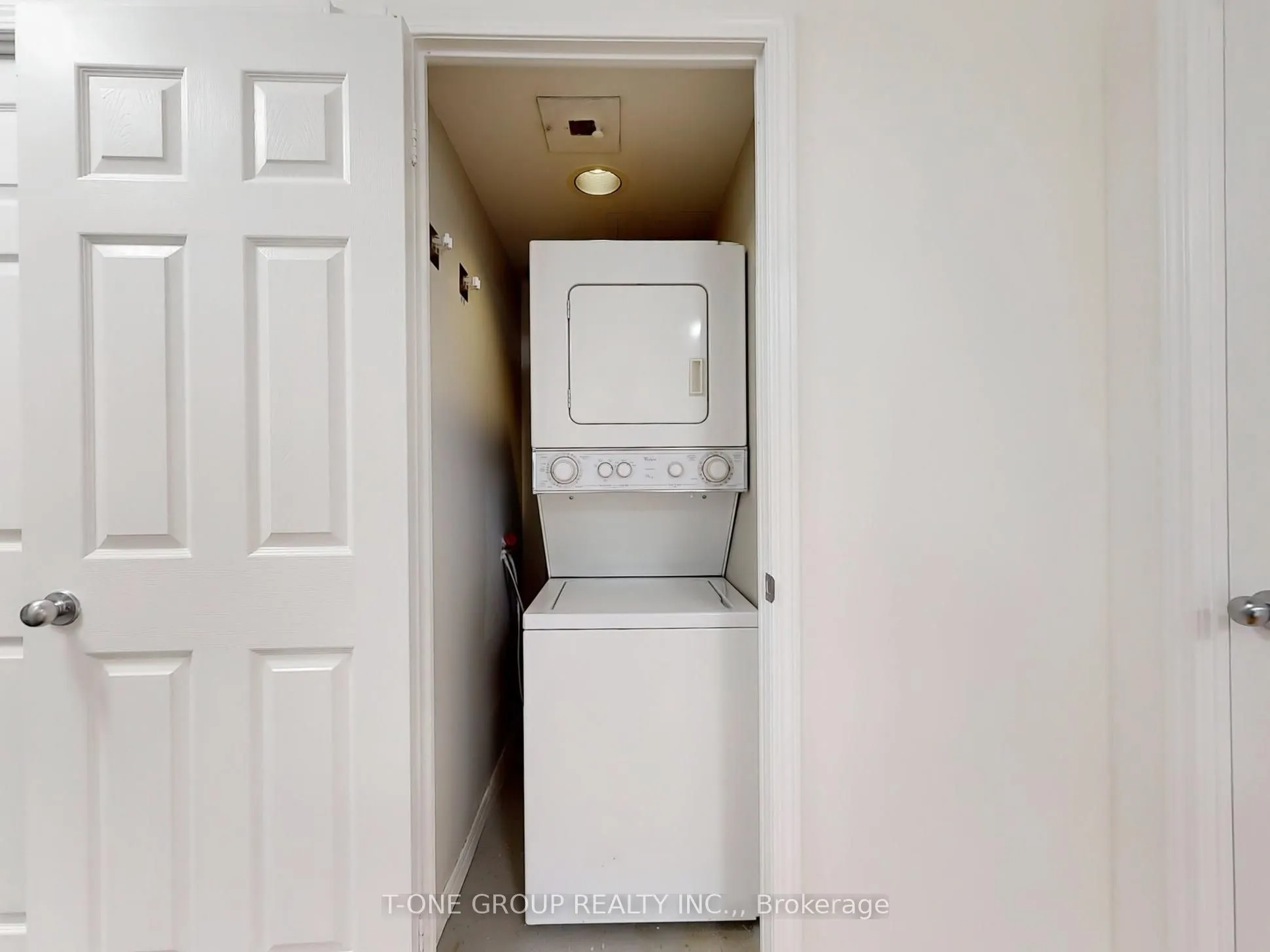 388 Bloor Street E, #1607
