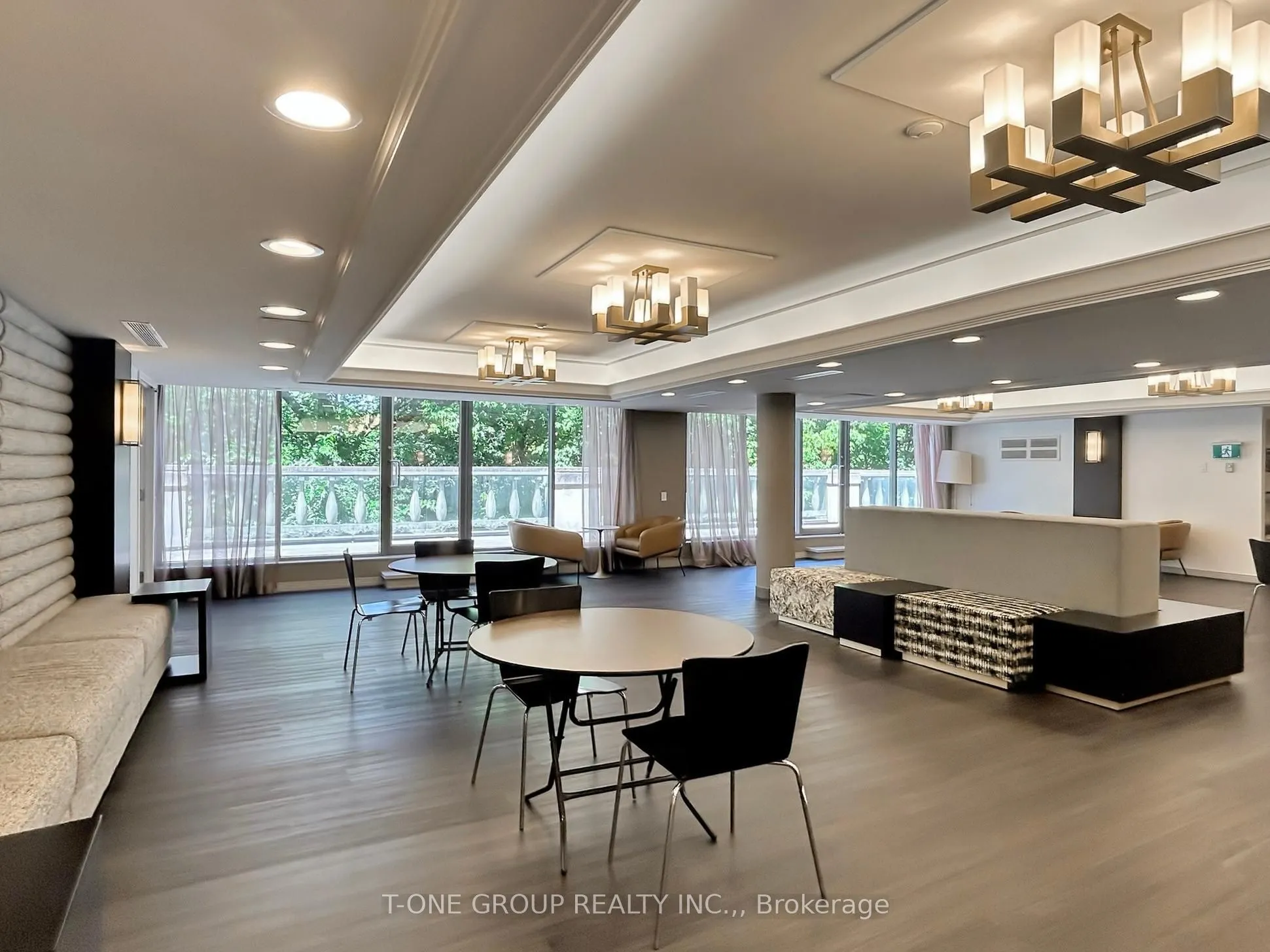 388 Bloor Street E, #1607