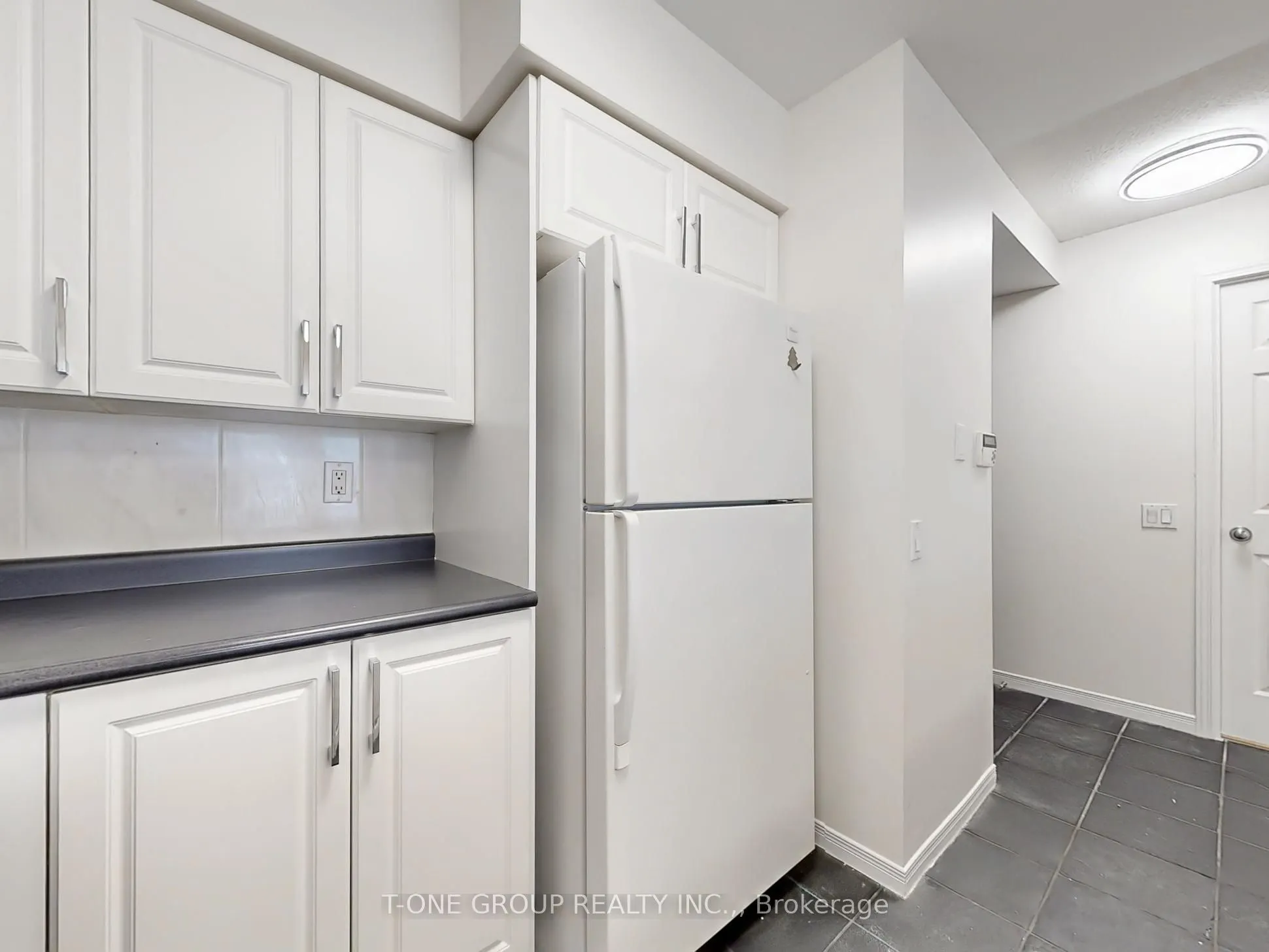 388 Bloor Street E, #1607
