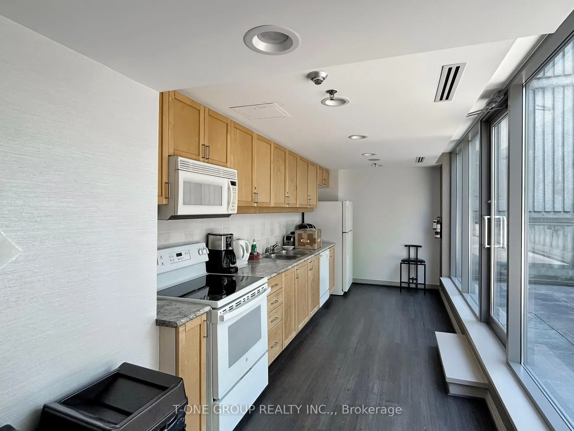 388 Bloor Street E, #1607