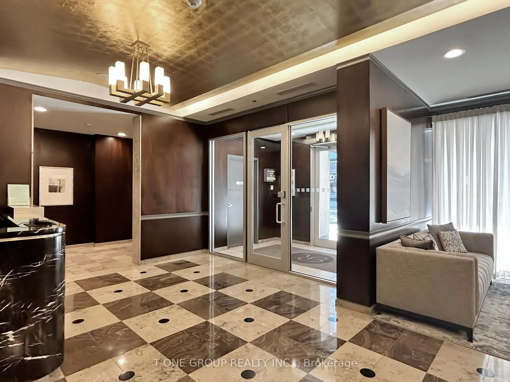 388 Bloor Street E, #1607
