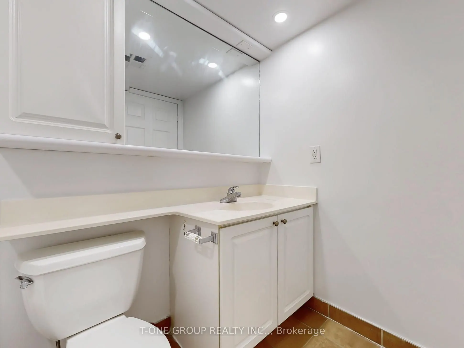 388 Bloor Street E, #1607
