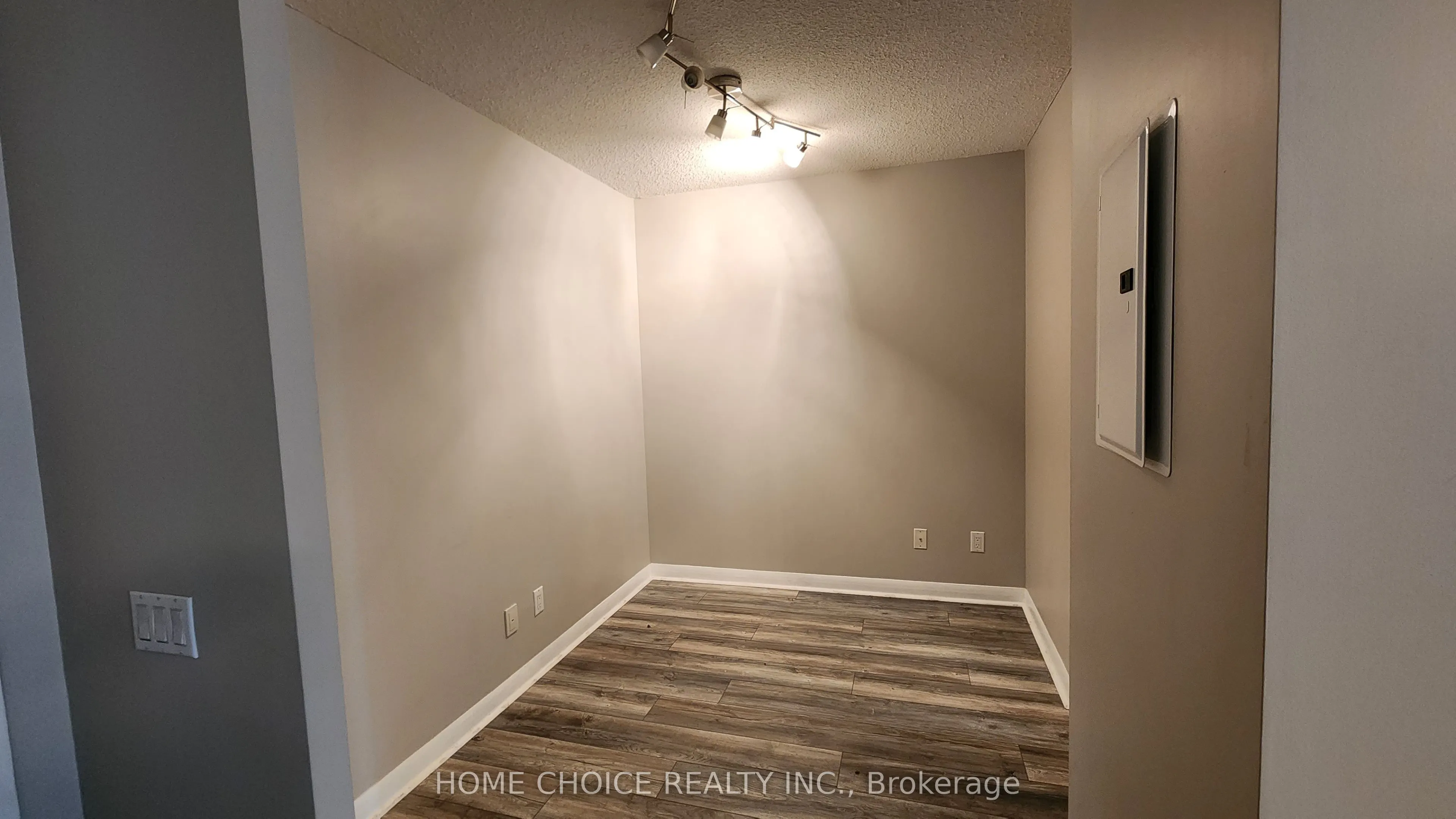 525 Wilson Avenue, #225