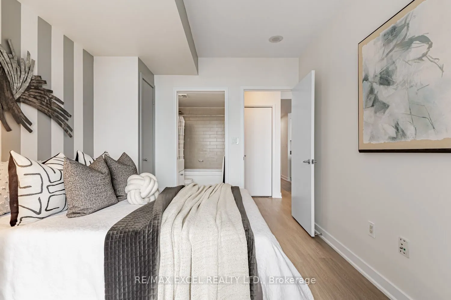 10 Navy Wharf Court, #3511
