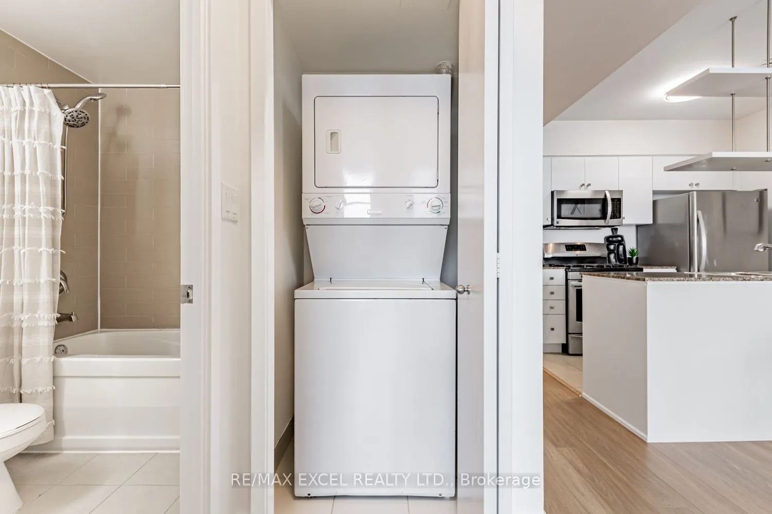 10 Navy Wharf Court, #3511