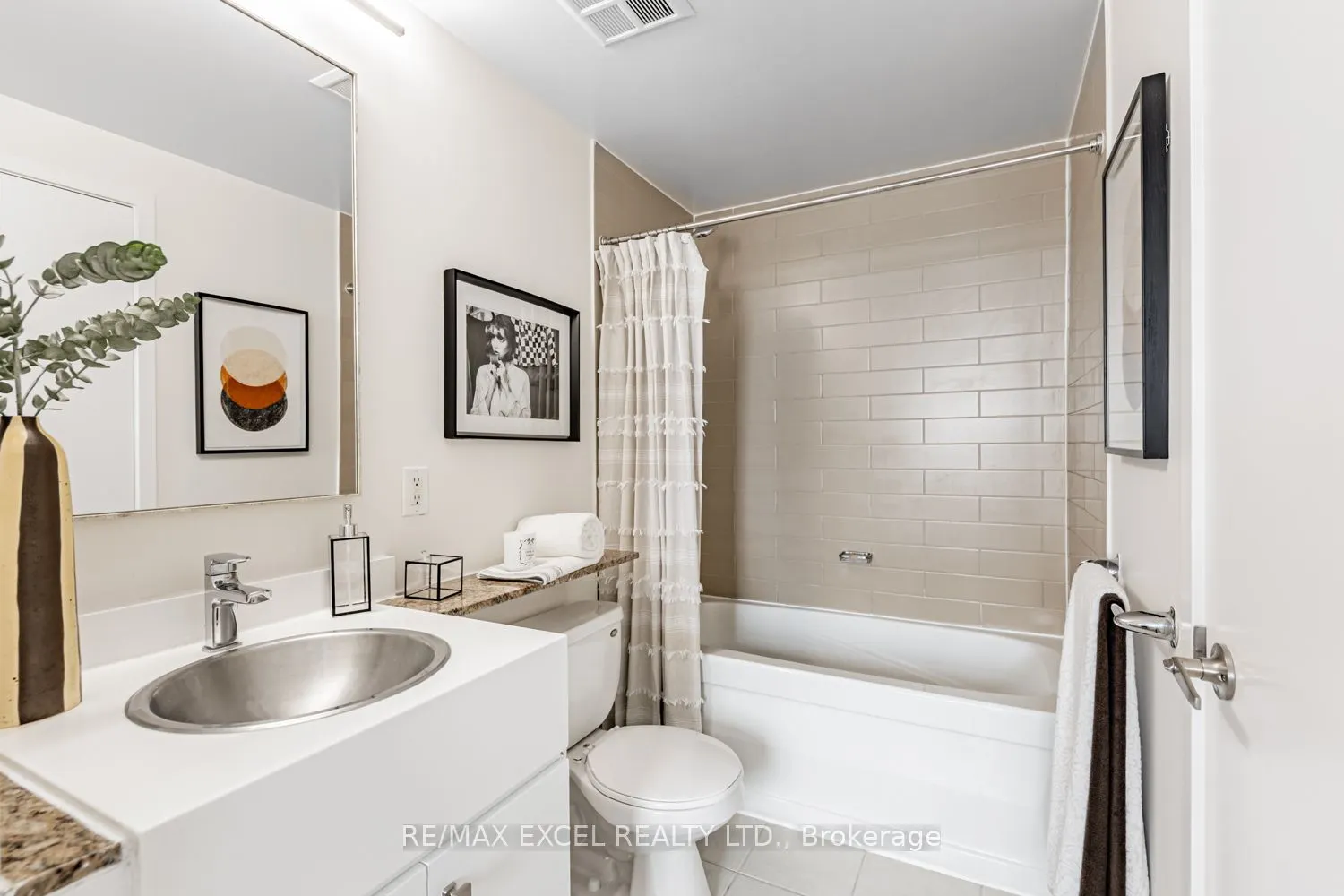 10 Navy Wharf Court, #3511
