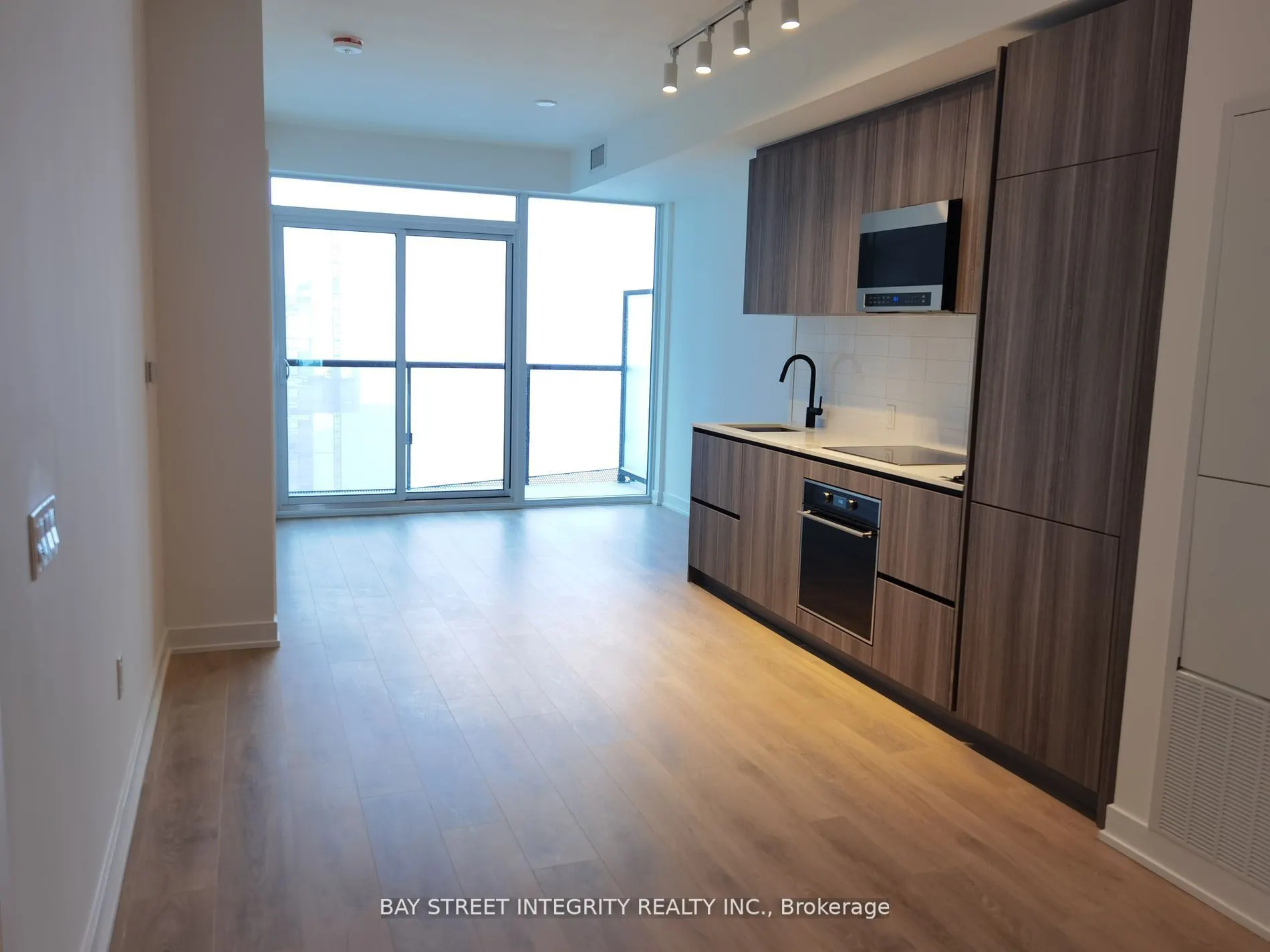 117 Broadway Avenue #3005