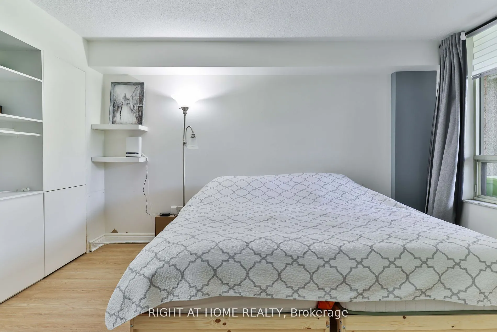1210 Don Mills Road, #206