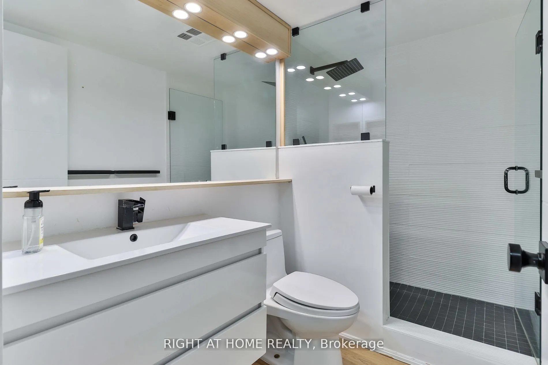 1210 Don Mills Road, #206