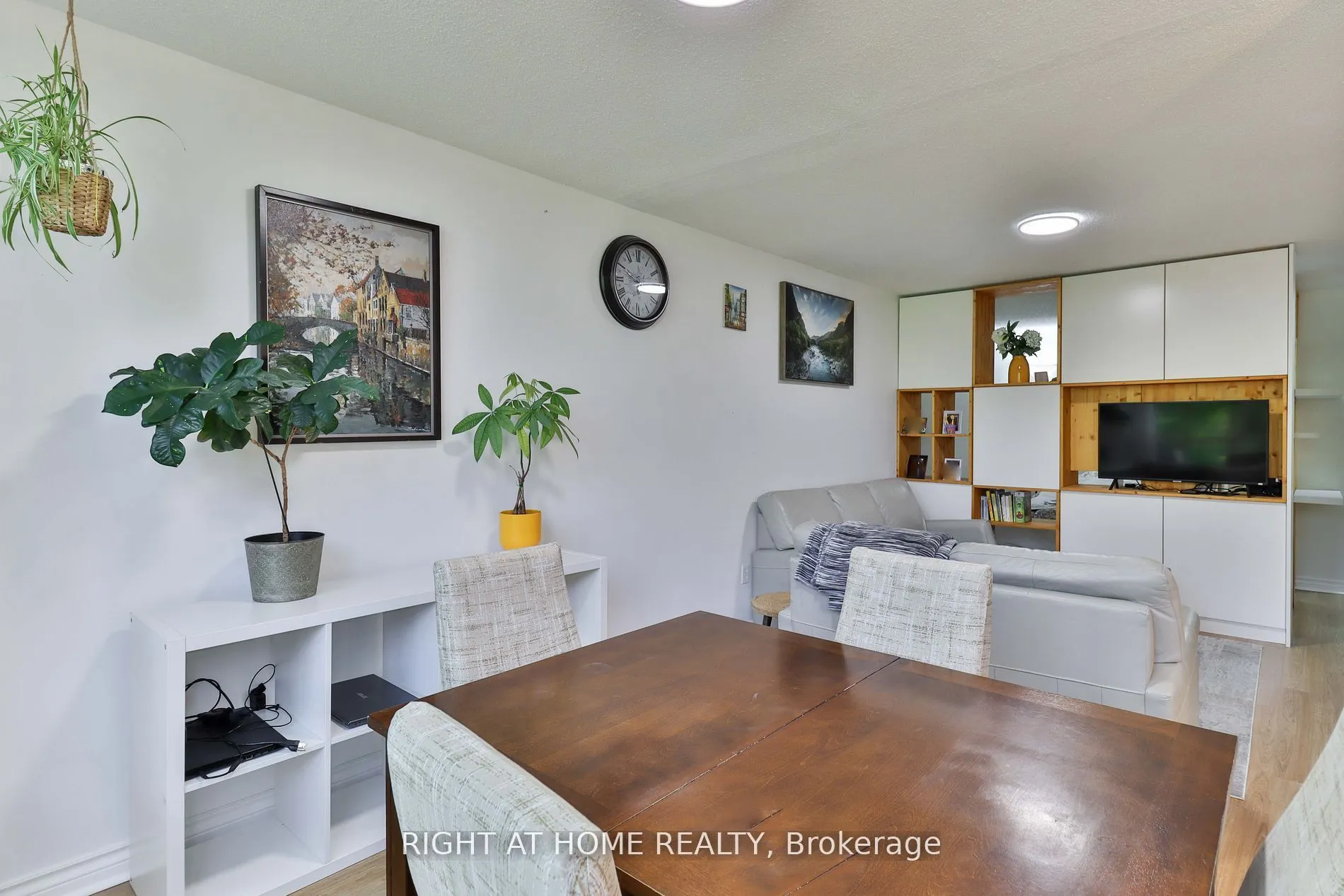 1210 Don Mills Road, #206