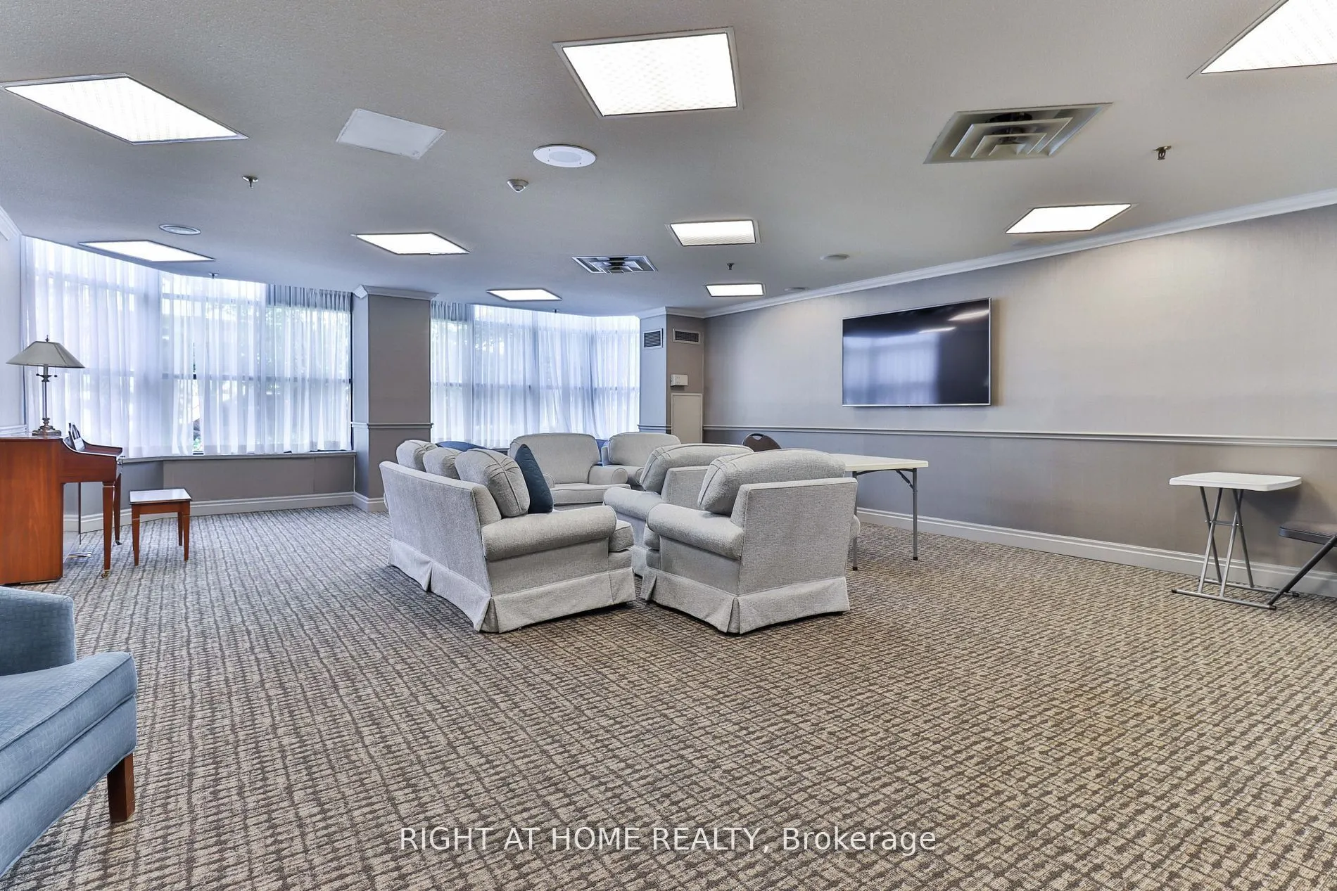 1210 Don Mills Road, #206