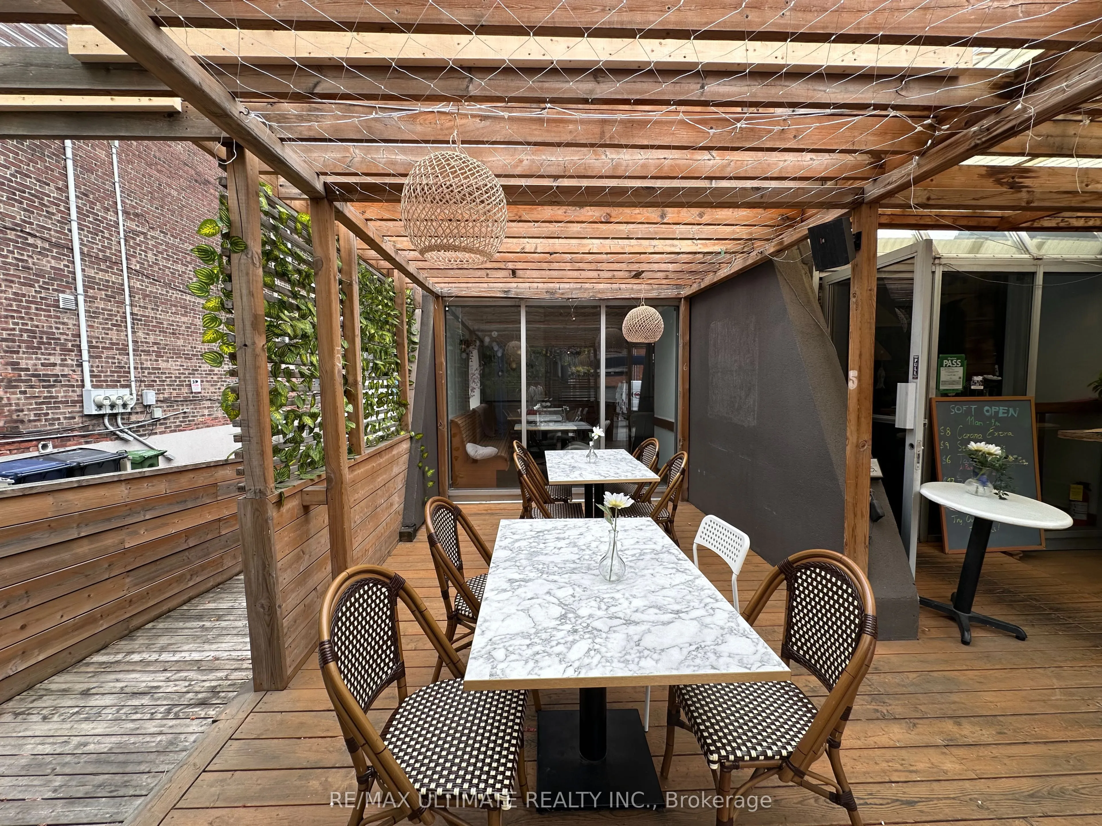 252 Dupont Street