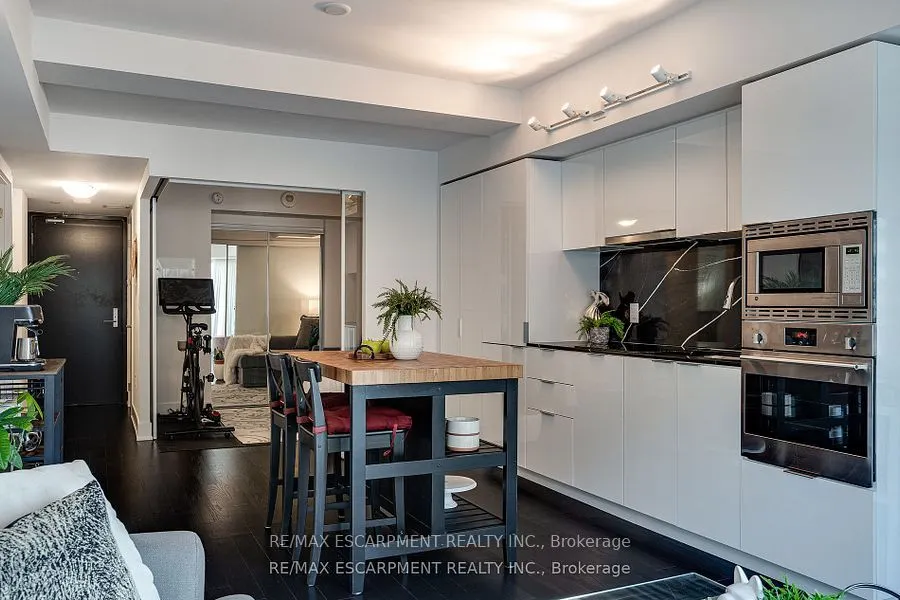 955 Bay Street #1809