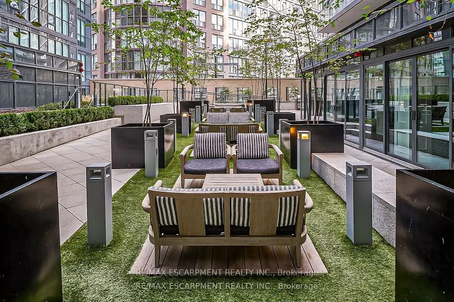 955 Bay Street #1809