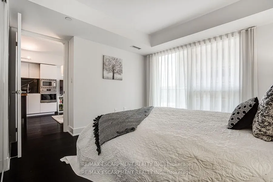 955 Bay Street #1809