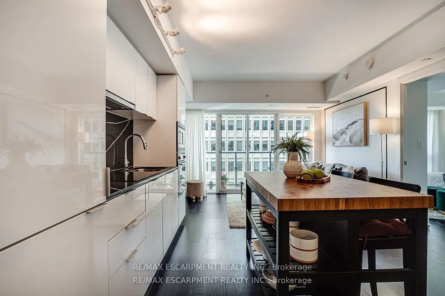 955 Bay Street #1809