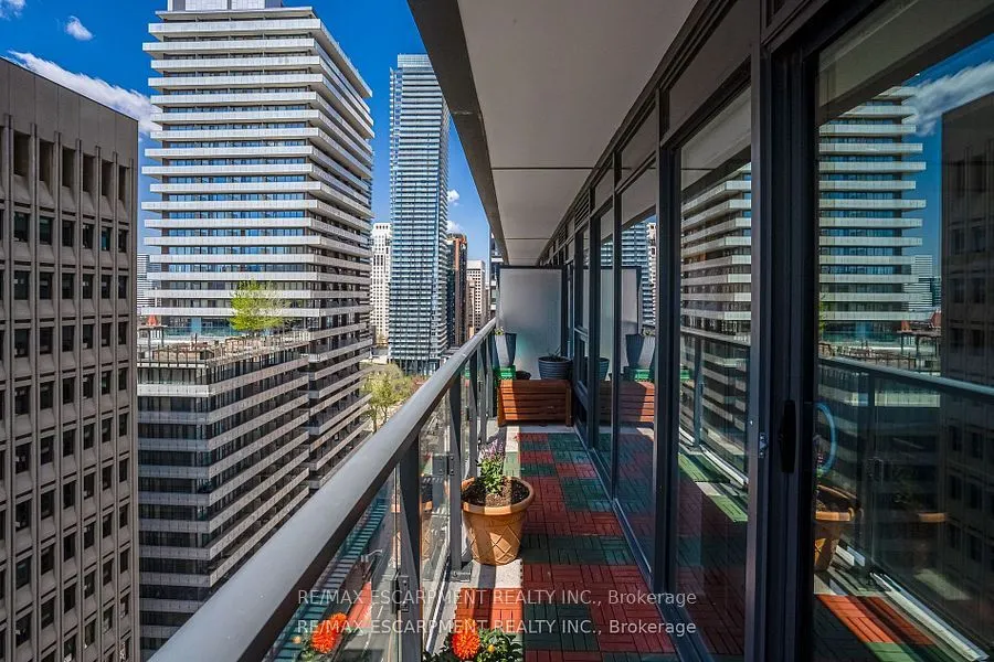 955 Bay Street #1809