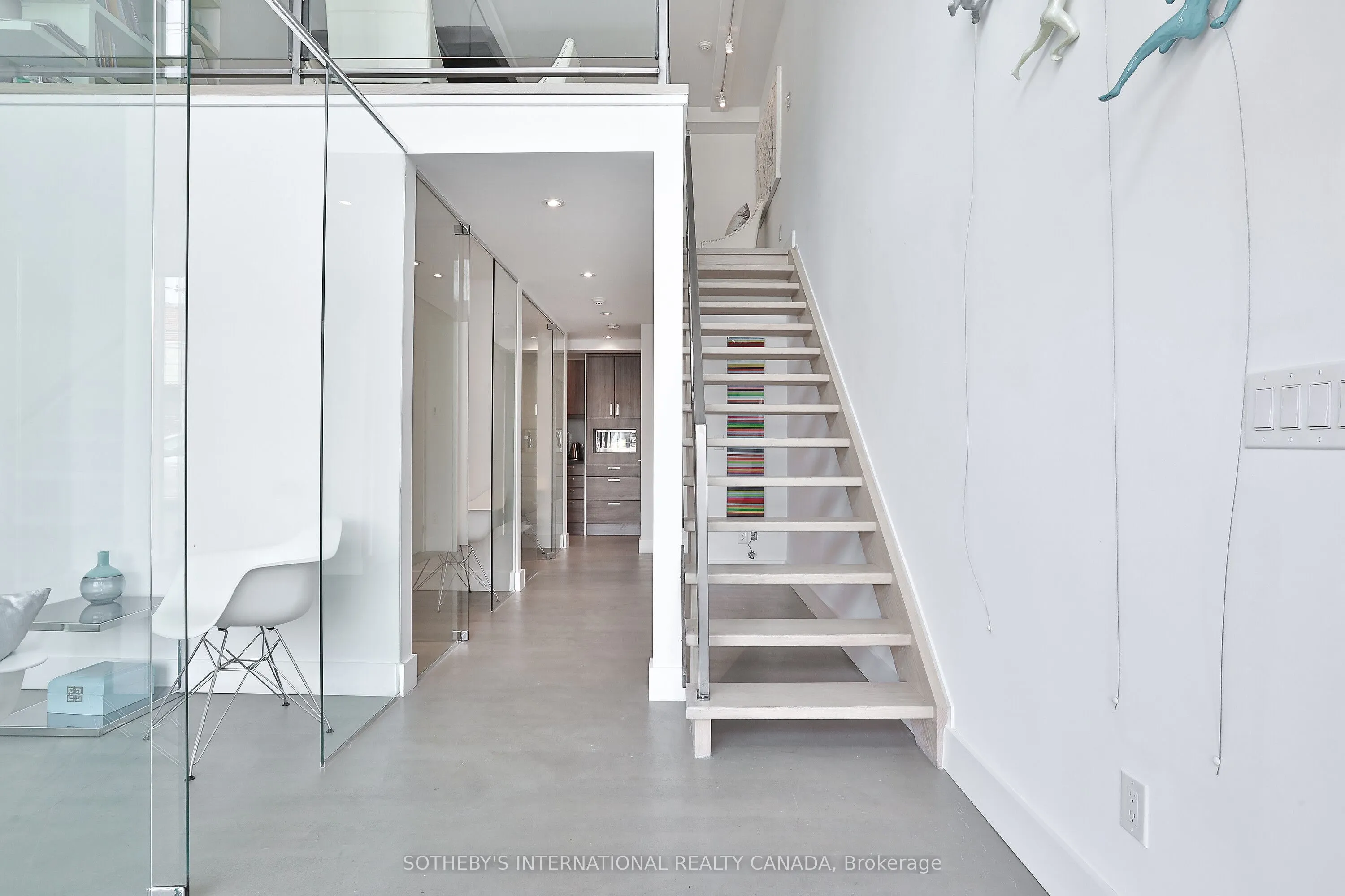 483 Dupont Street, #103