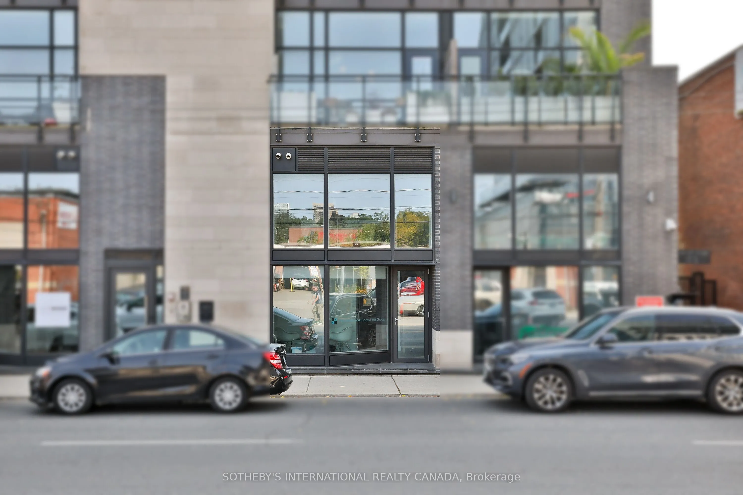 483 Dupont Street, #103