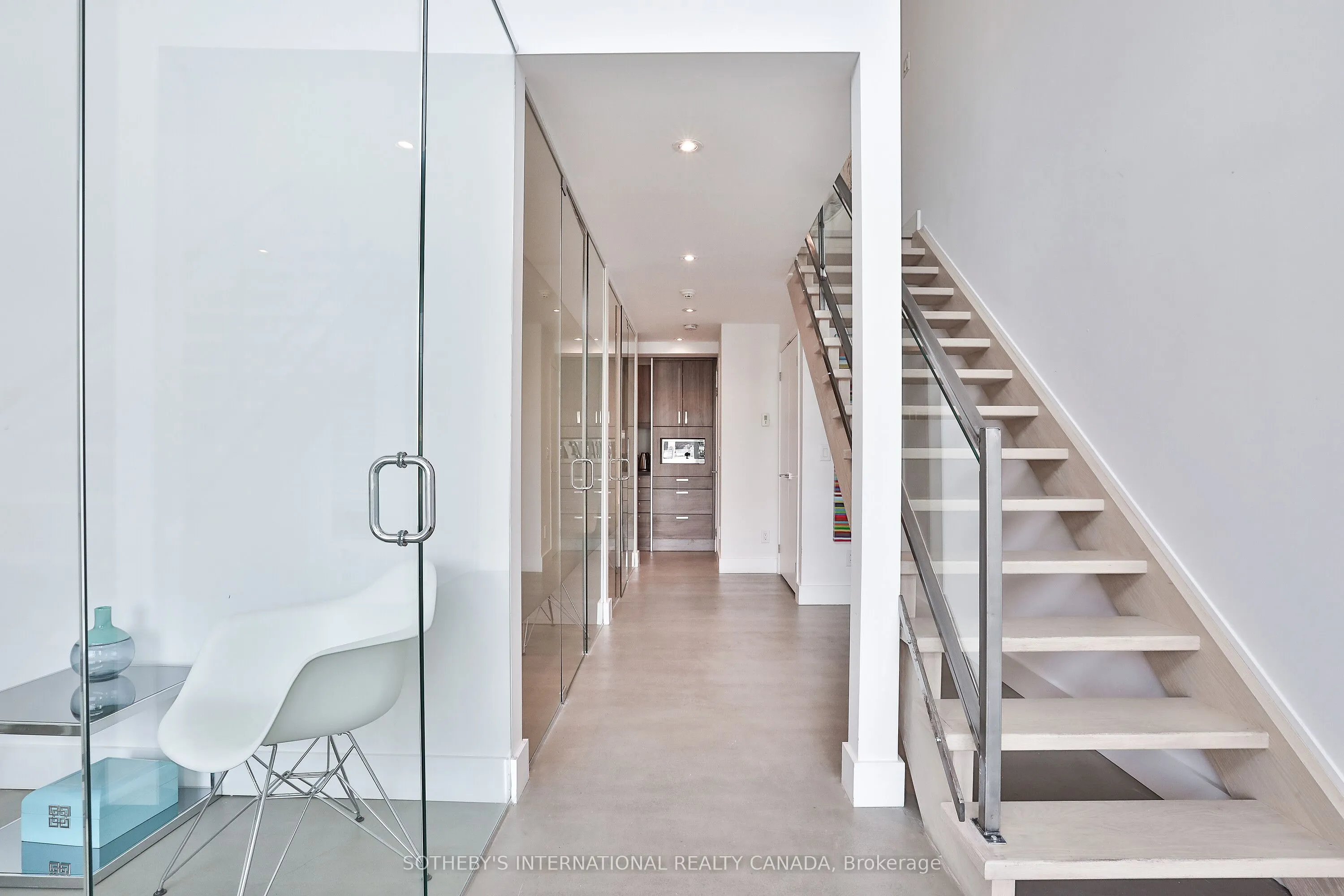 483 Dupont Street, #103