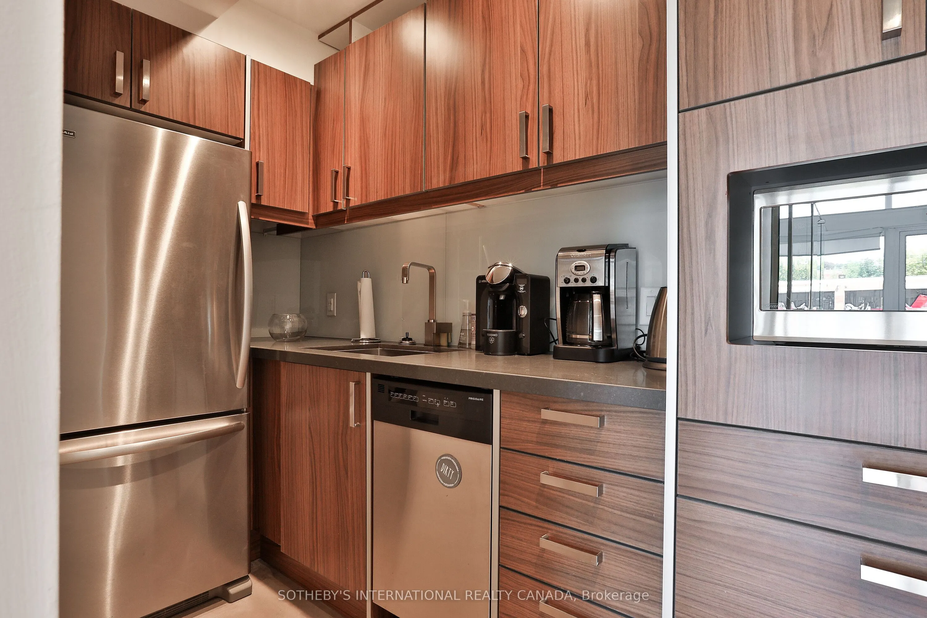 483 Dupont Street, #103