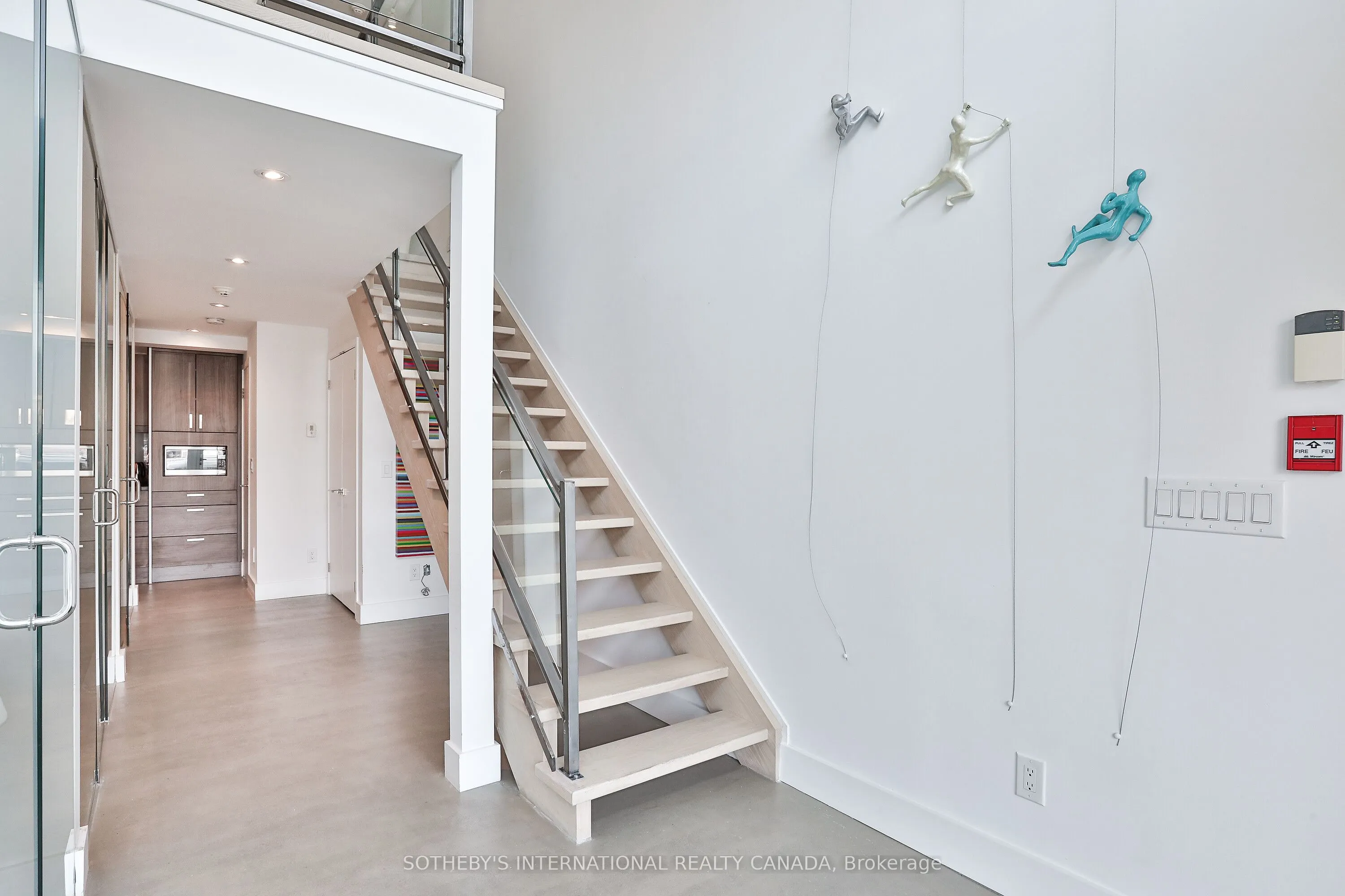 483 Dupont Street, #103