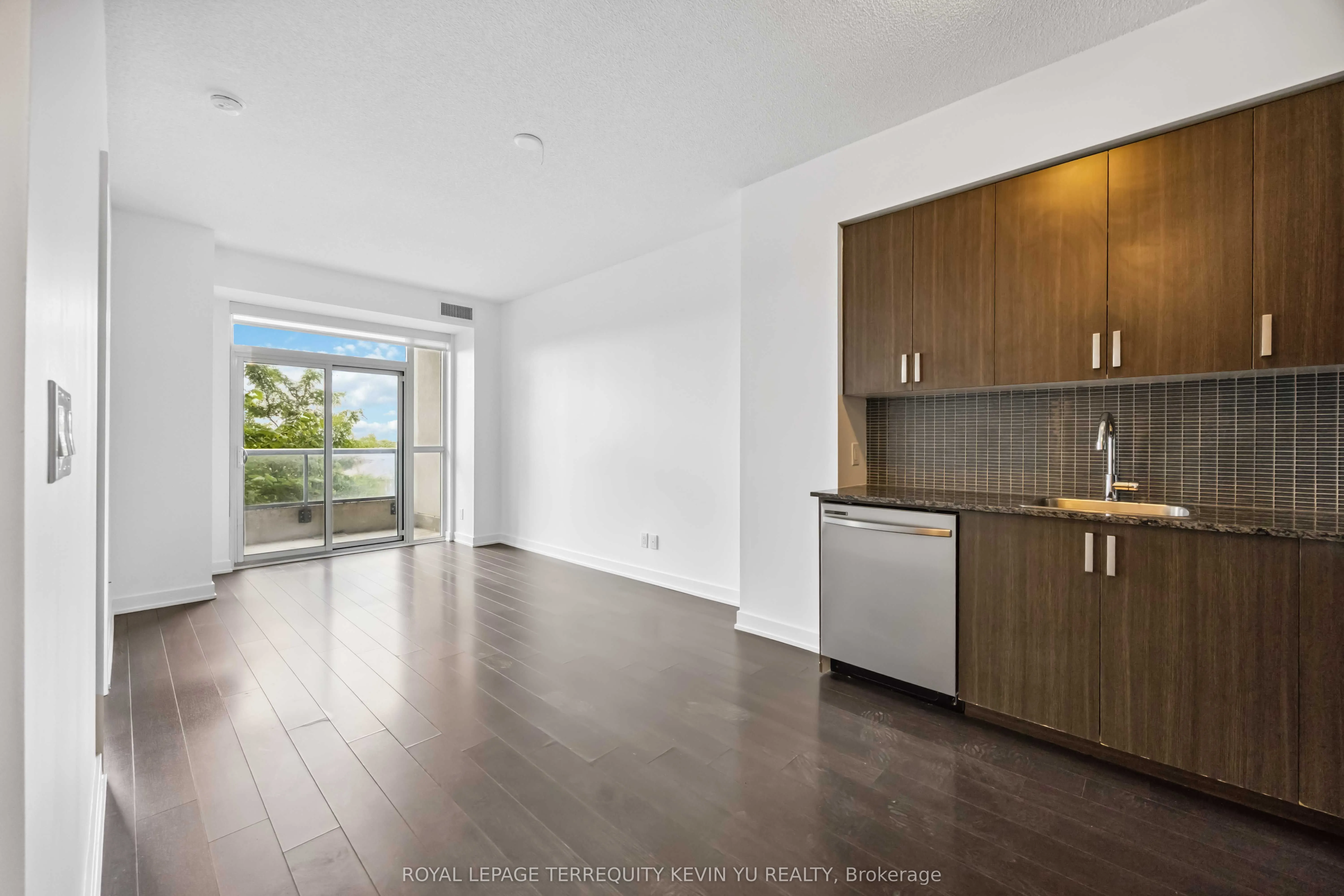 1603 Eglinton Avenue W, #311