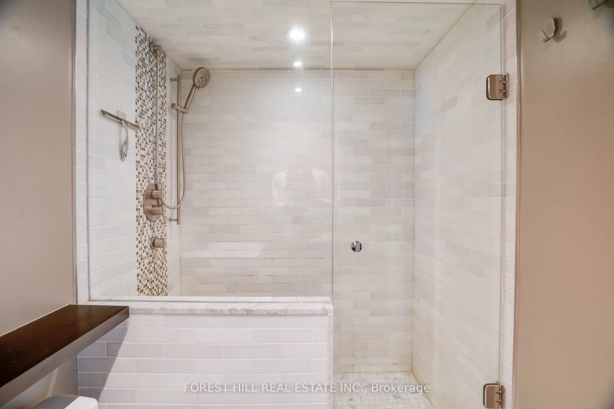 1174 Yonge Street, #203